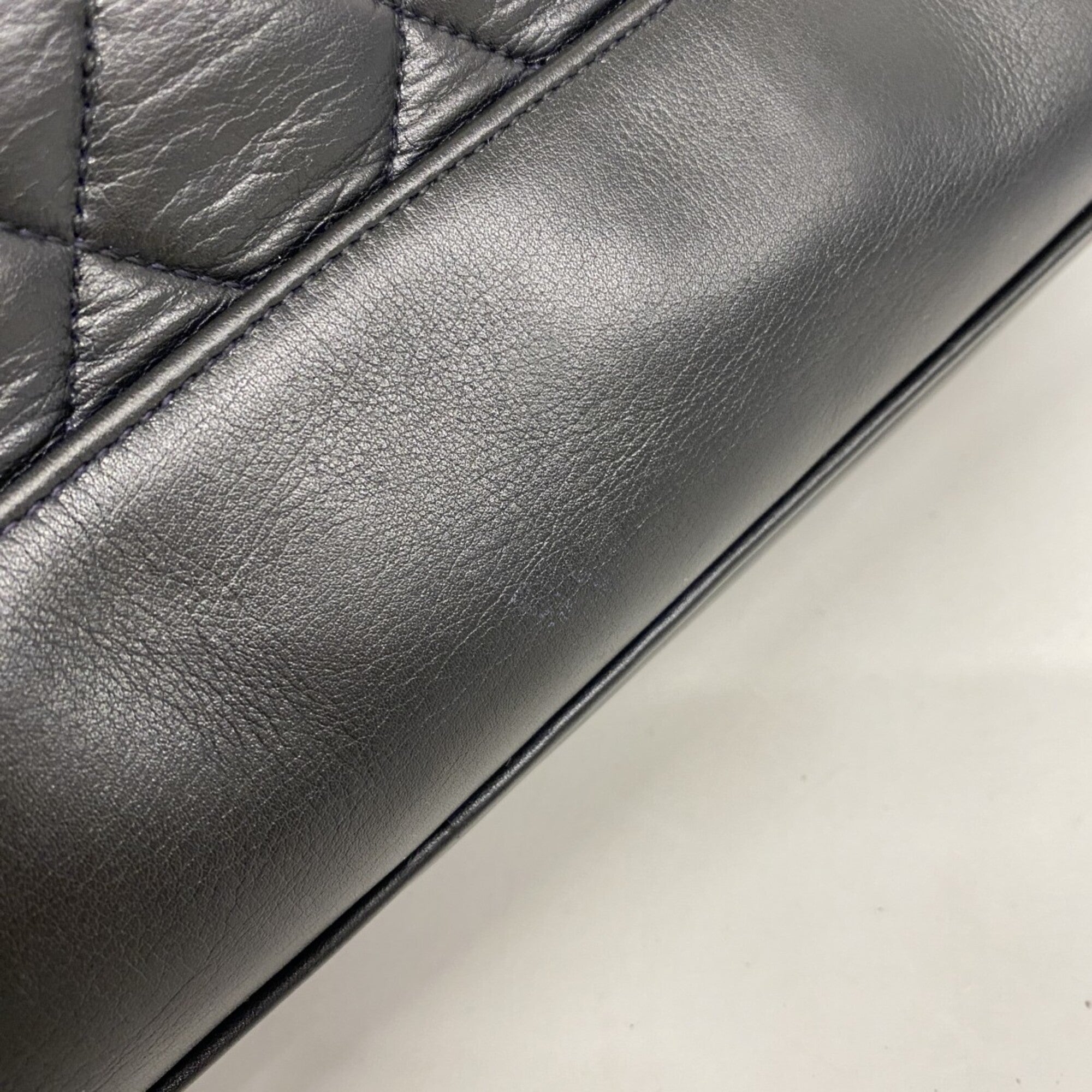Chanel Black Leather Tote Bag (Pre-Owned)