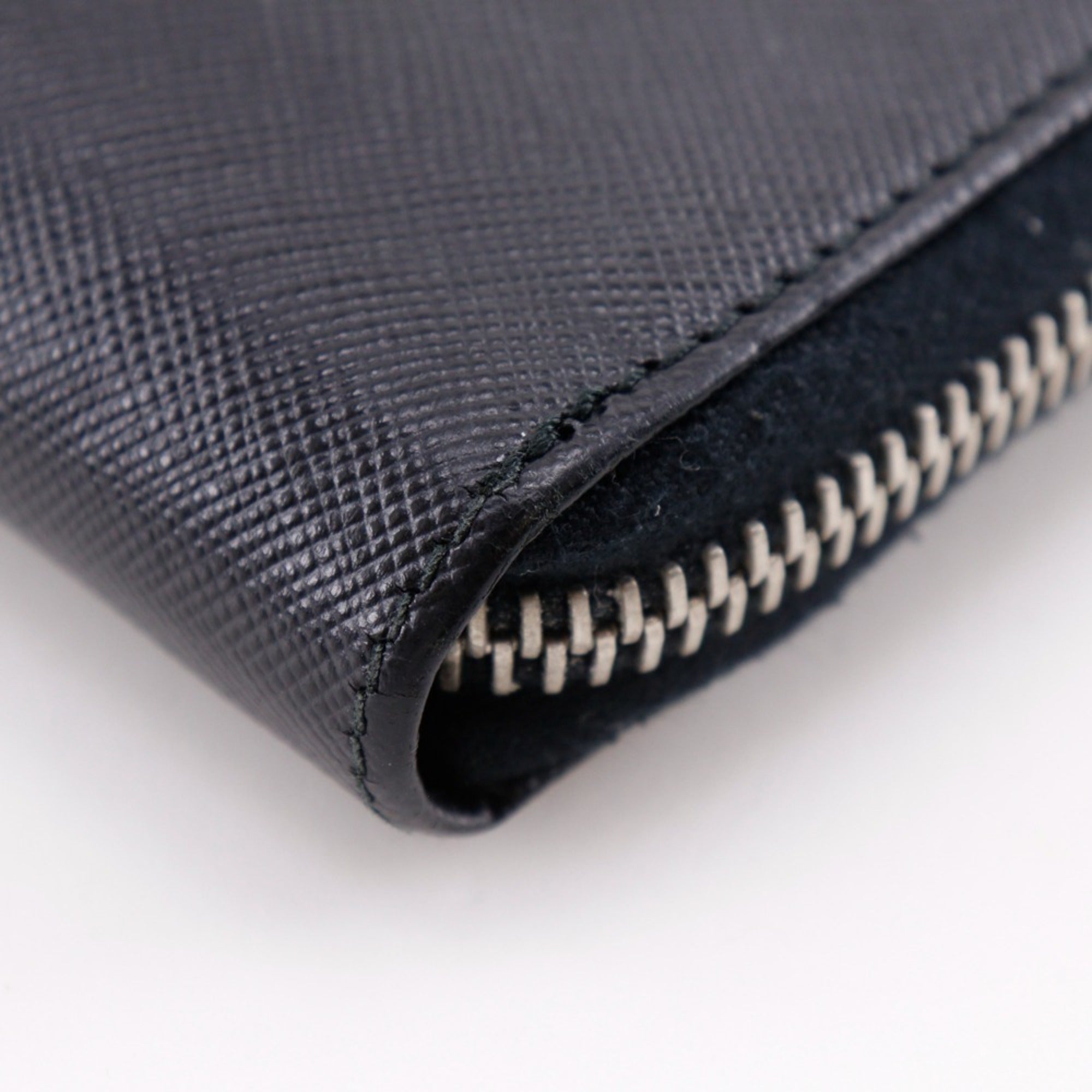 Prada Saffiano Black Saffiano Long Wallet (Bi-Fold) (Pre-Owned)