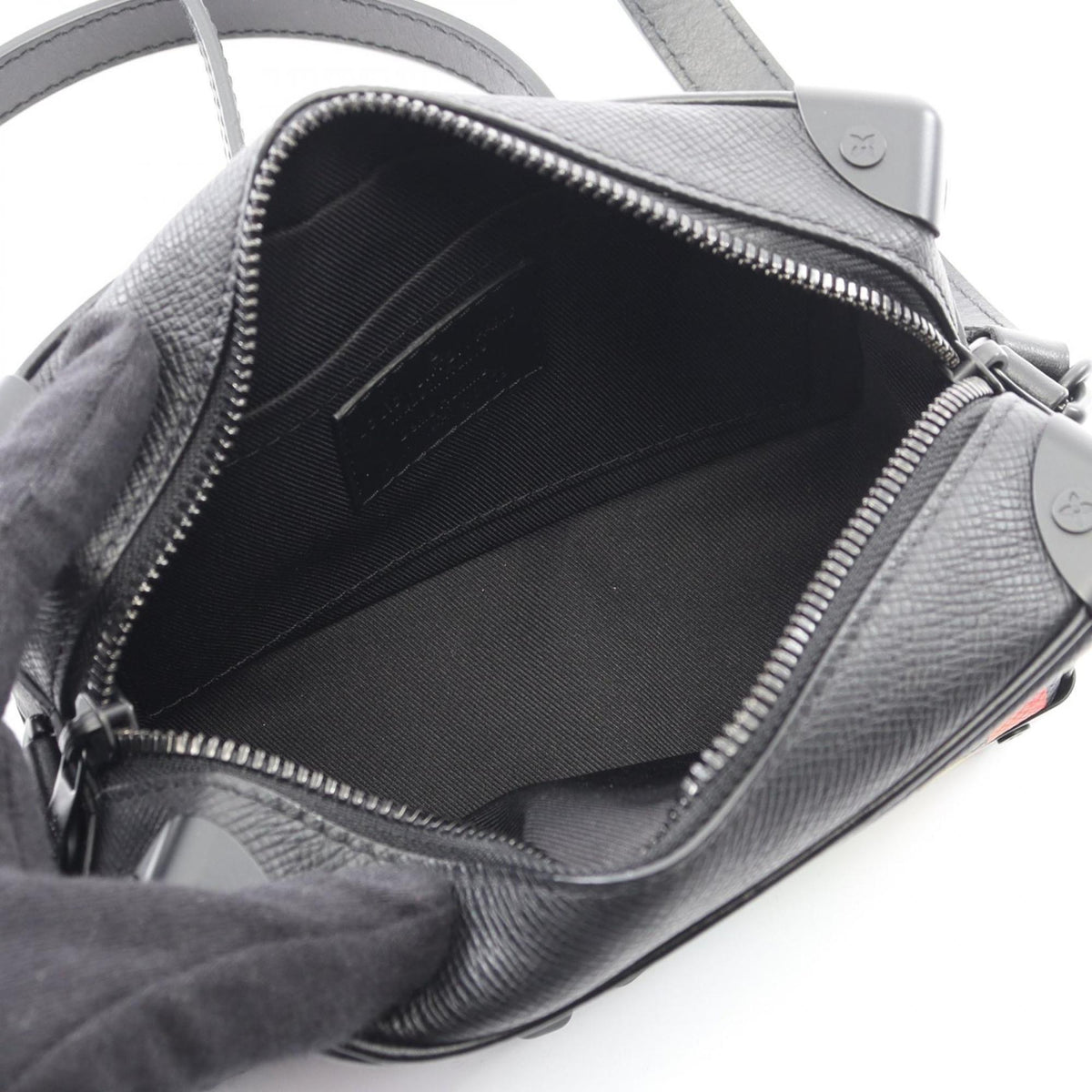 Louis Vuitton Black Multi-Color Taiga Leather Handbag Shoulder Bag (Pre-Owned)