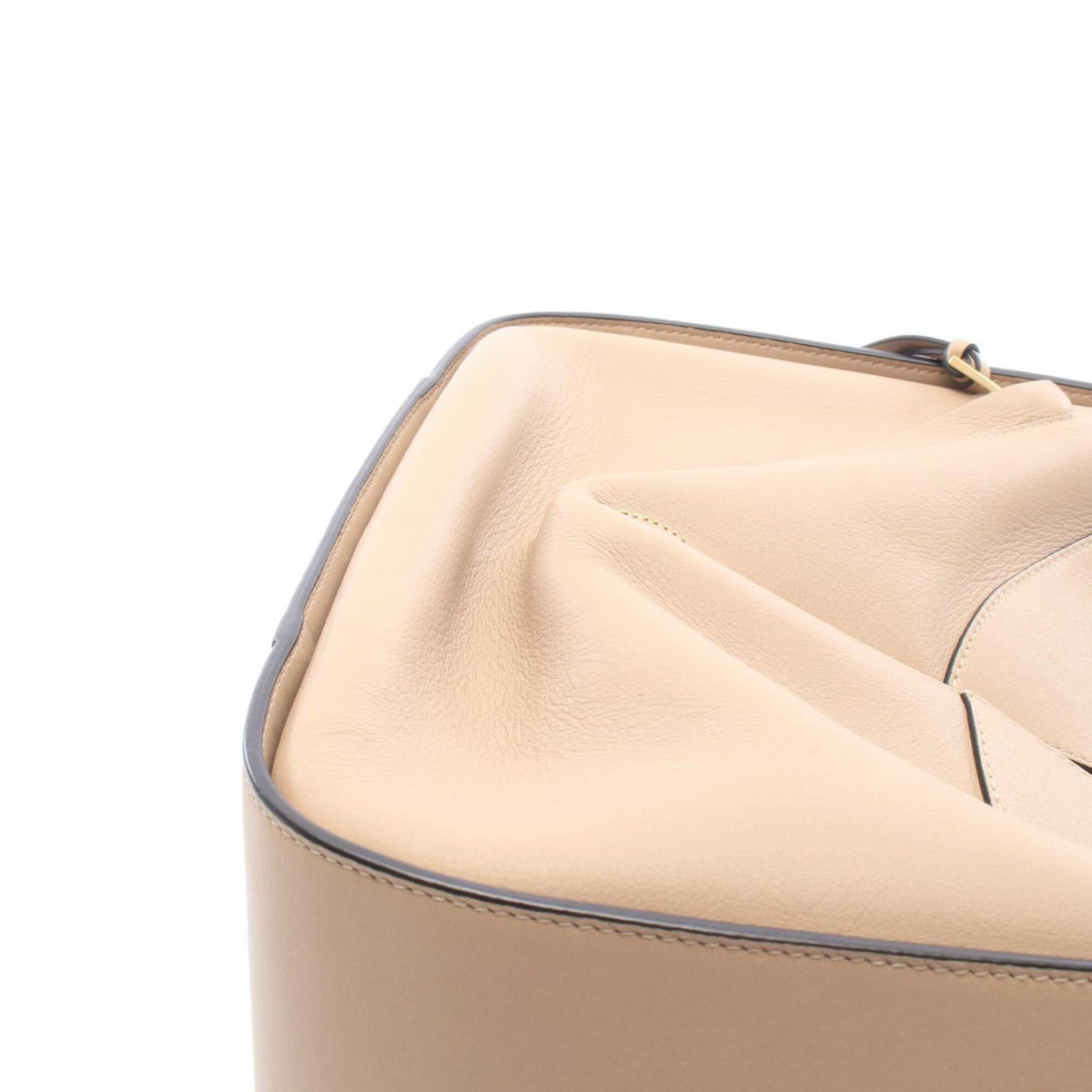 Loewe Beige Leather Handbag (Pre-Owned)