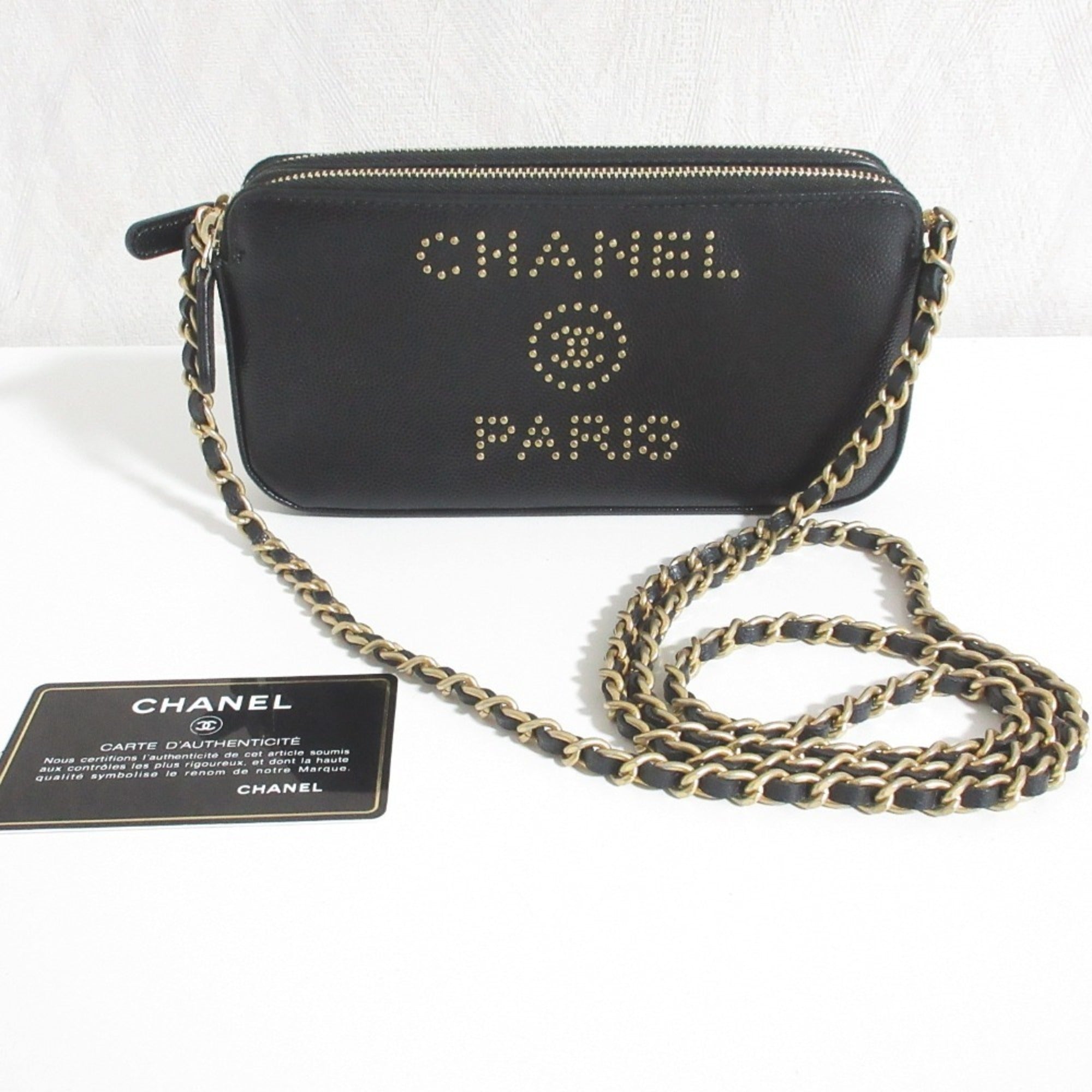 Chanel Black Grained Calfskin Shoulder Bag (Pre-Owned)