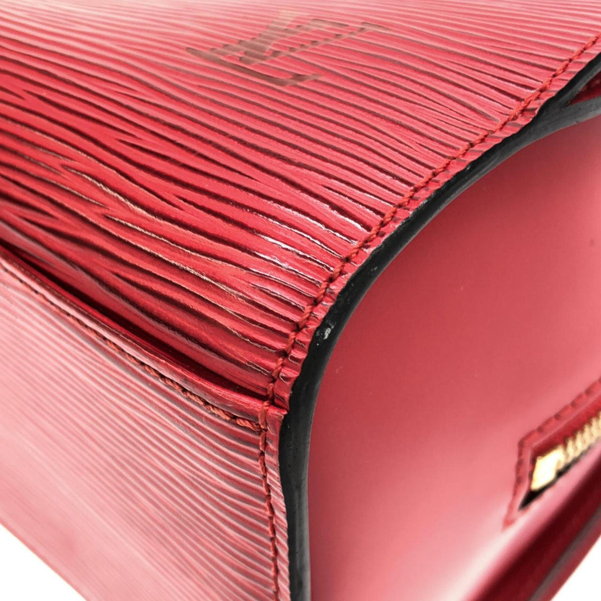 Louis Vuitton Red Color Leather Handbag (Pre-Owned)