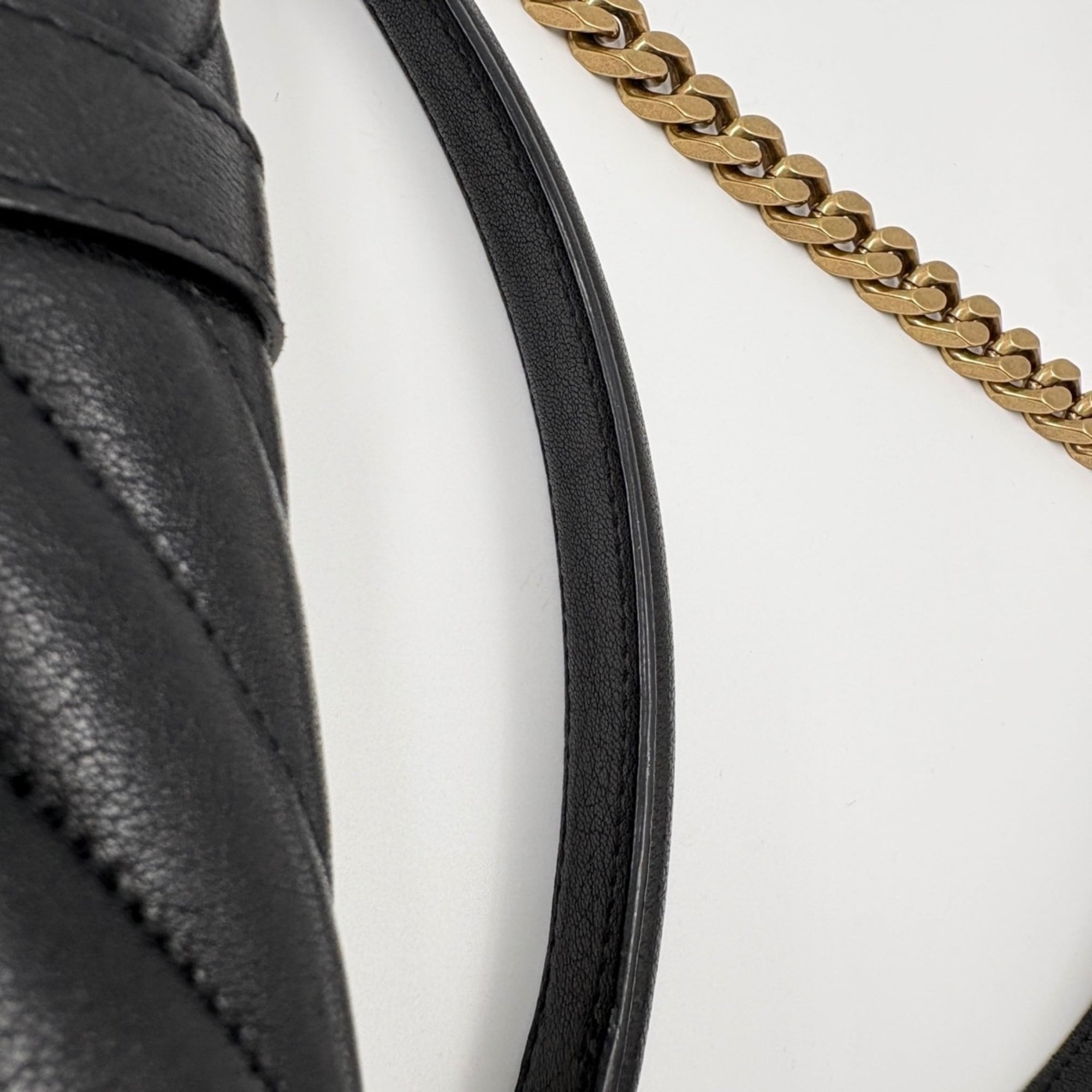 Yves Saint Laurent Black Handbag (Pre-Owned)