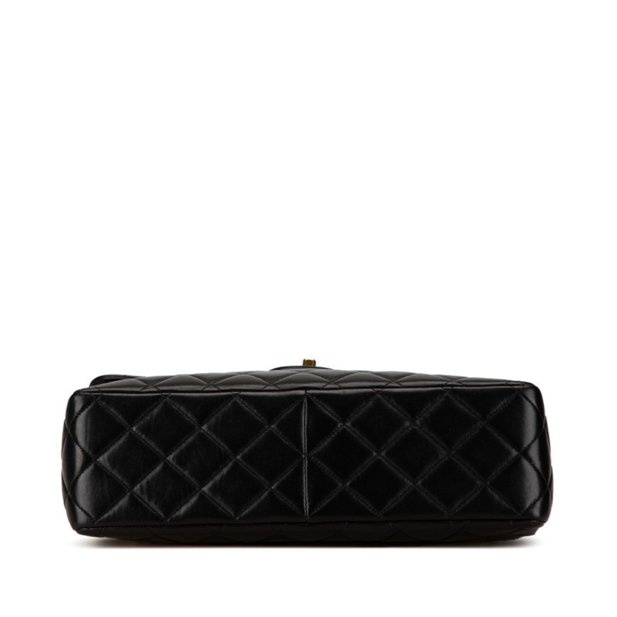 Chanel Black Leather Shoulder Bag (Pre-Owned)