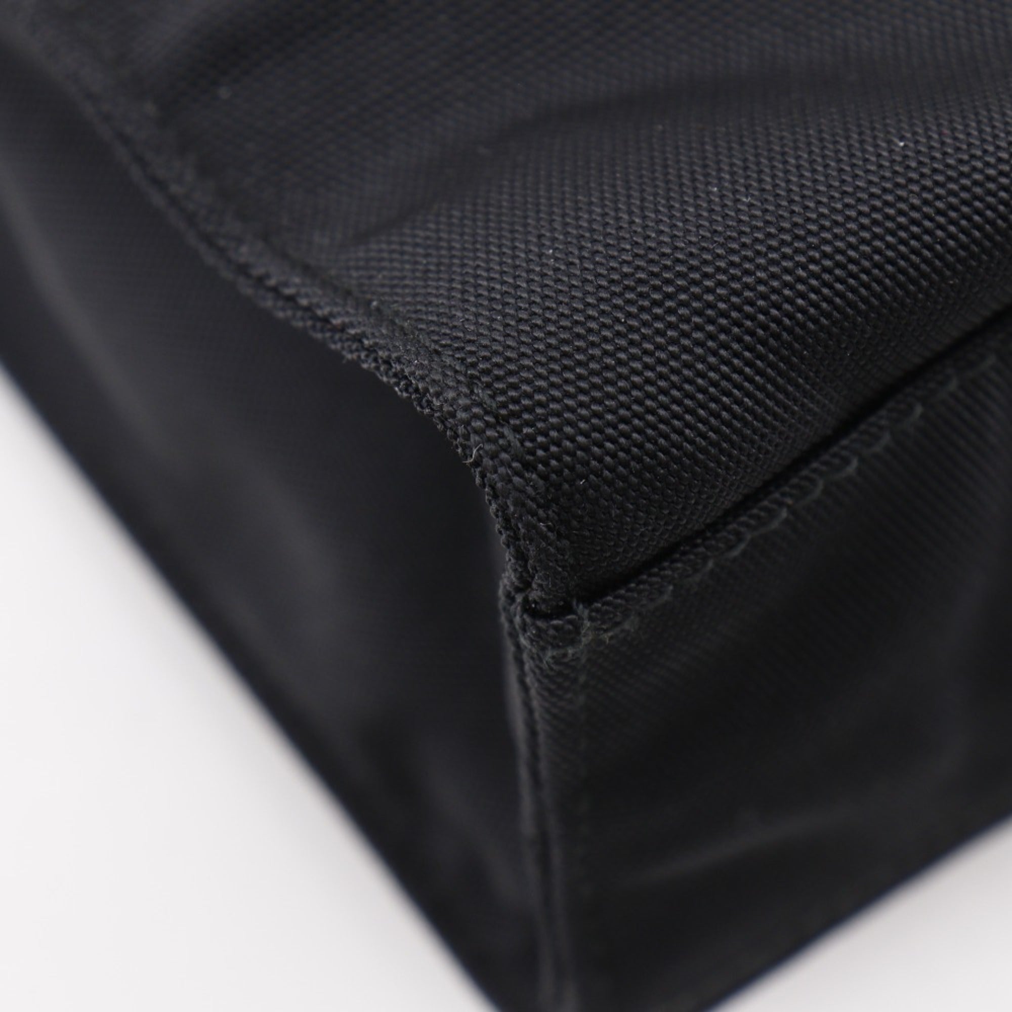 Gucci Black Nylon Canvas Shoulder Bag (Pre-Owned)