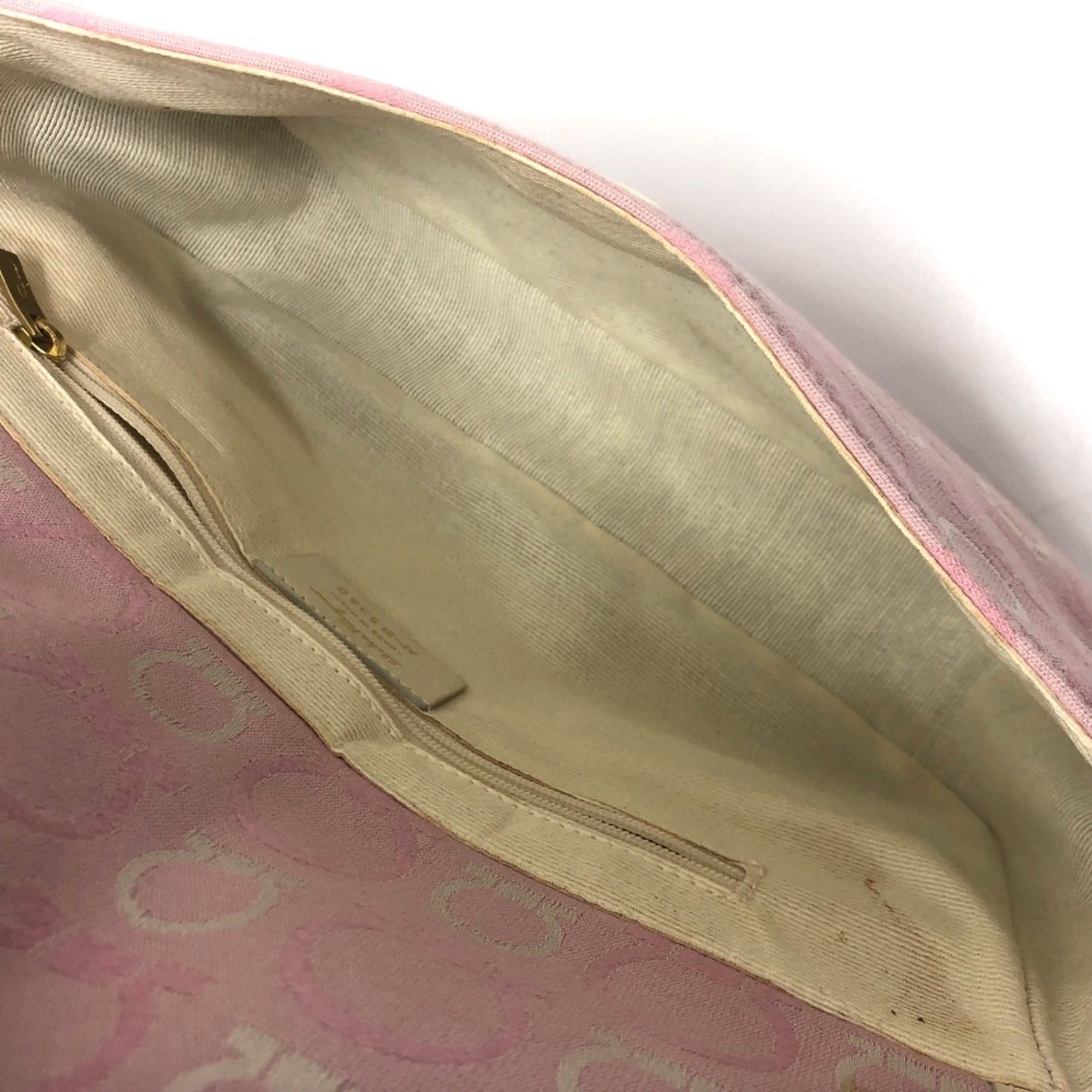 Salvatore Ferragamo Pink Cloth Shoulder Bag (Pre-Owned)