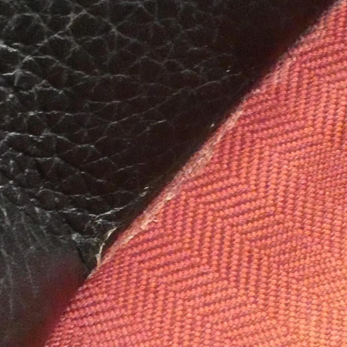 Loewe Black Leather Handbag (Pre-Owned)