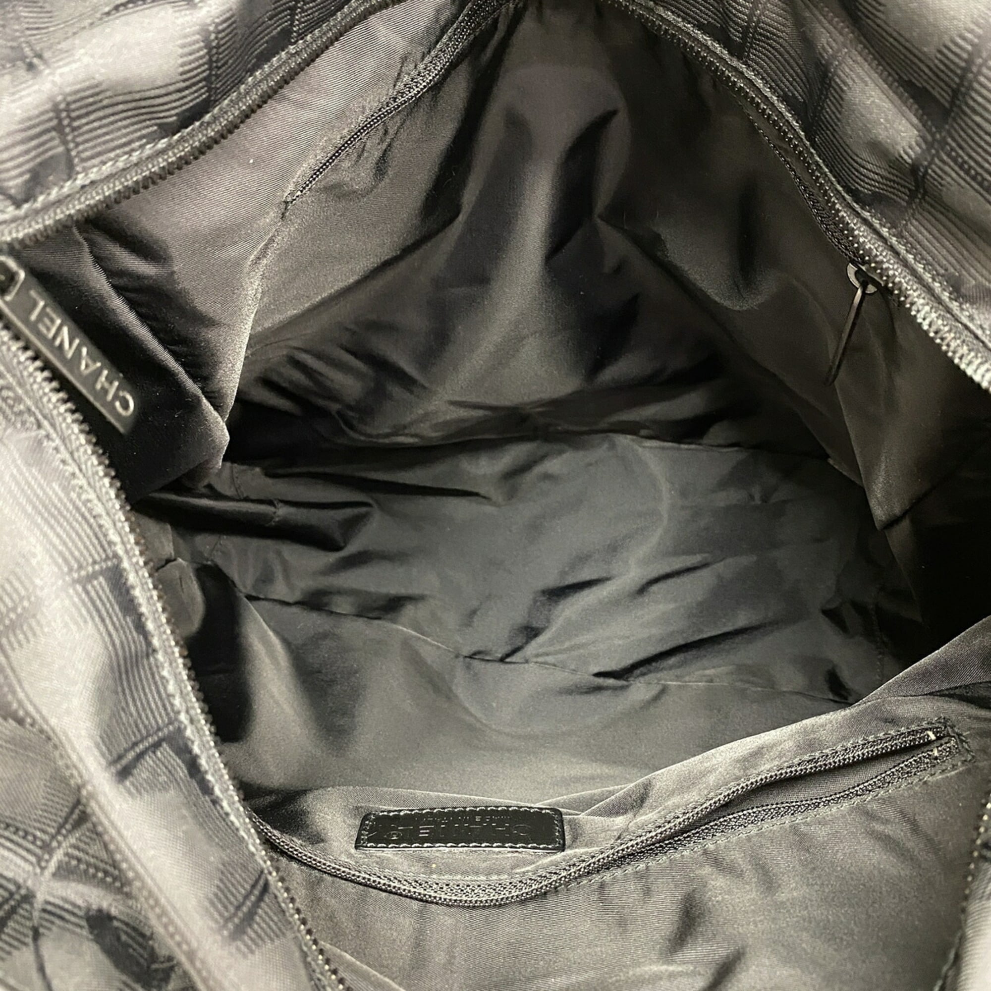 Chanel Black Nylon Tote Bag (Pre-Owned)