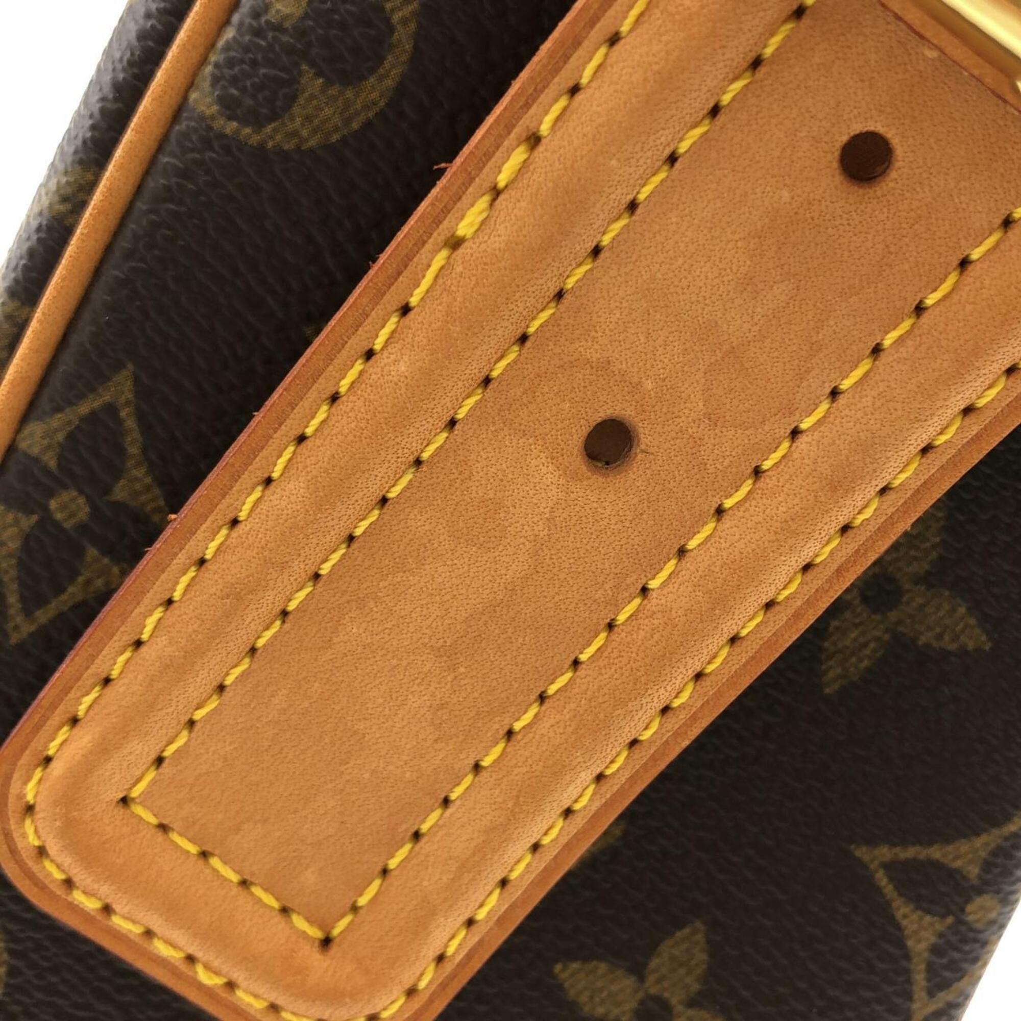 Louis Vuitton Marron Coated Canvas Shoulder Bag (Pre-Owned)