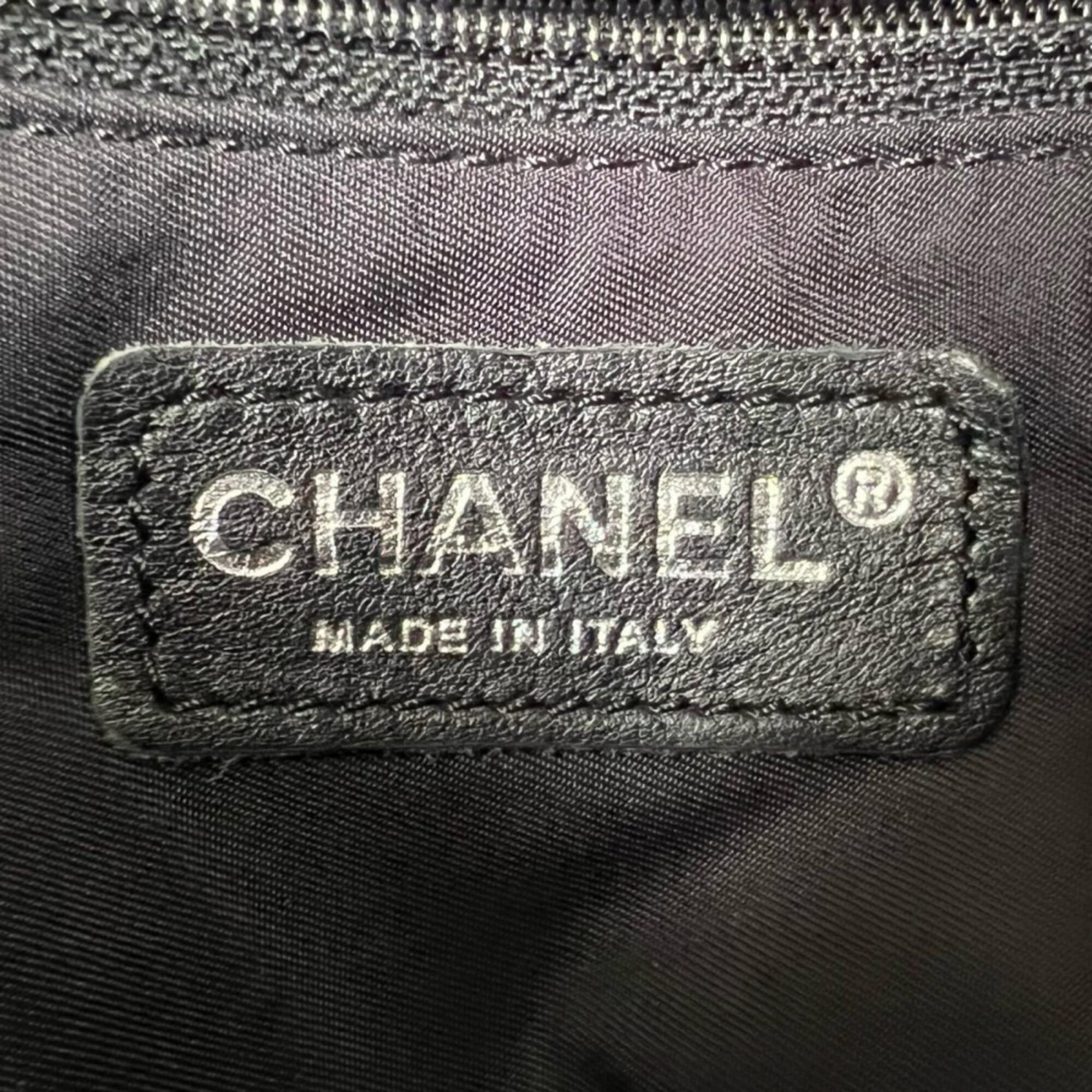 Chanel New Travel Line Black Nylon Shoulder Bag (Pre-Owned)
