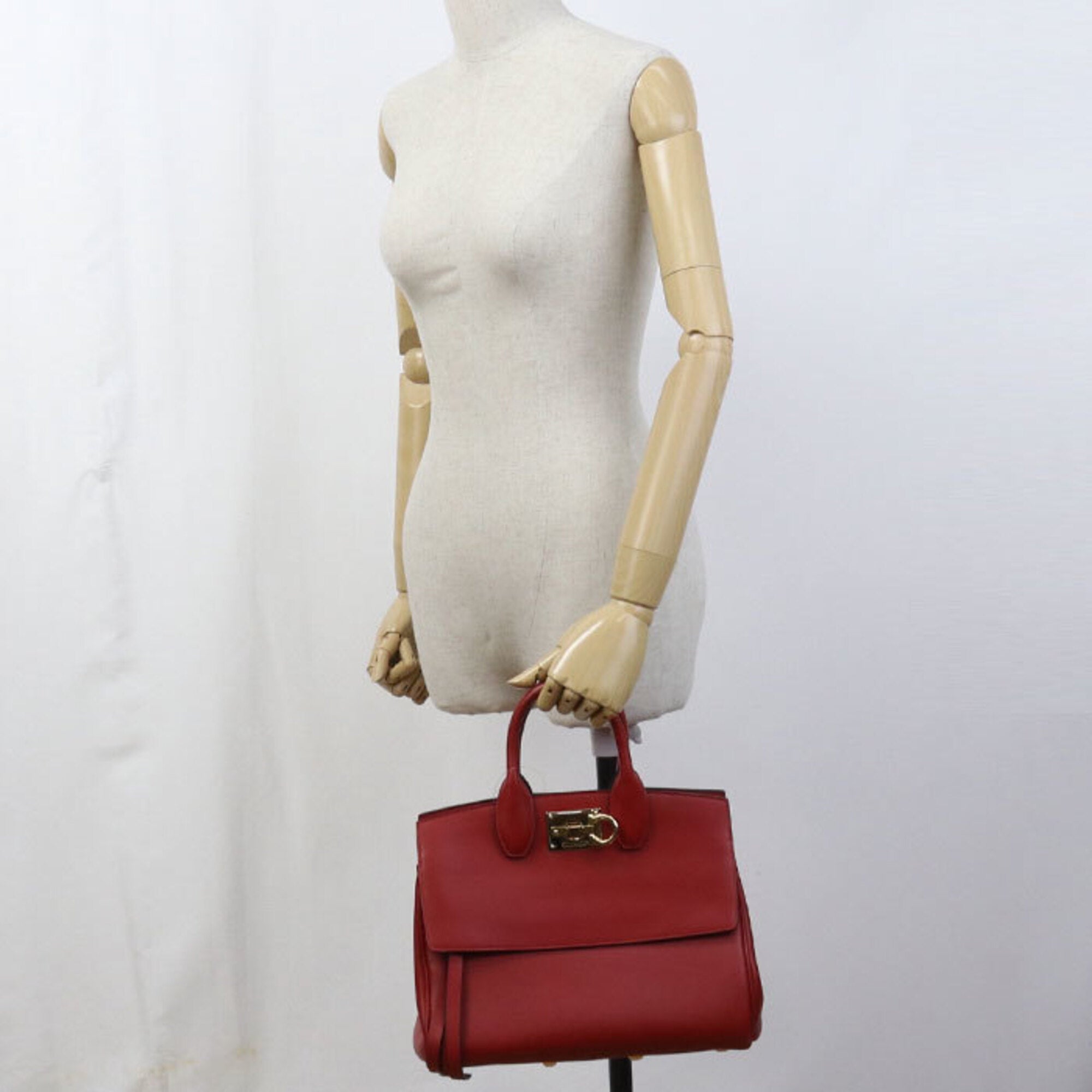 Salvatore Ferragamo Red Color Leather Tote Bag (Pre-Owned)