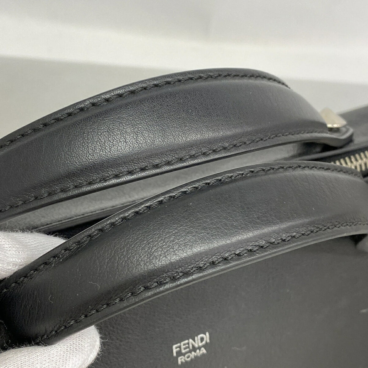 Fendi Black Leather Handbag (Pre-Owned)