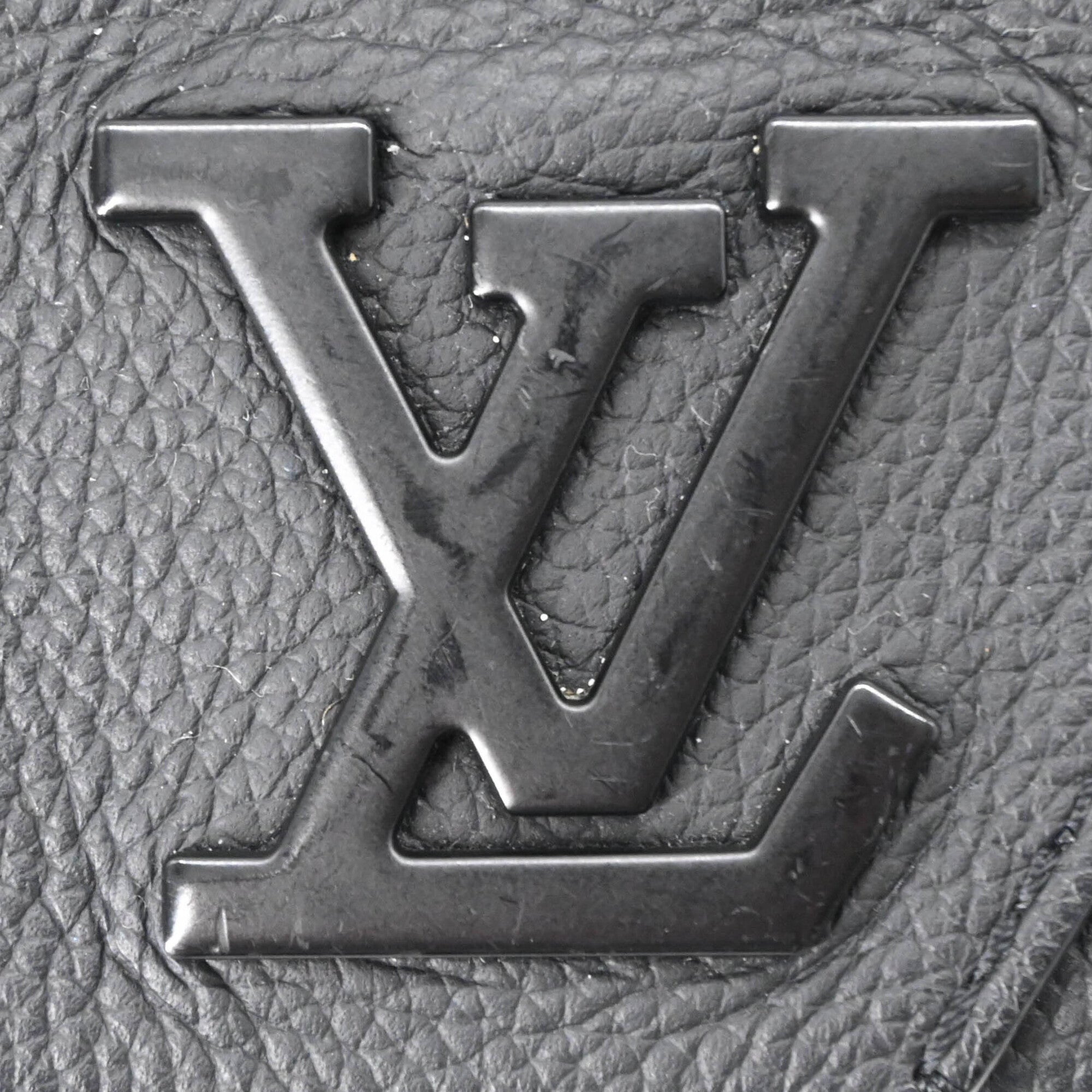 Louis Vuitton Black Noir Leather Shoulder Bag Sling Bag (Pre-Owned)