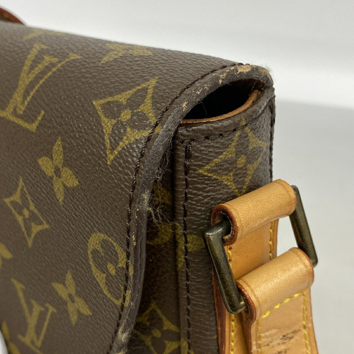 Louis Vuitton Brown Shoulder Bag (Pre-Owned)