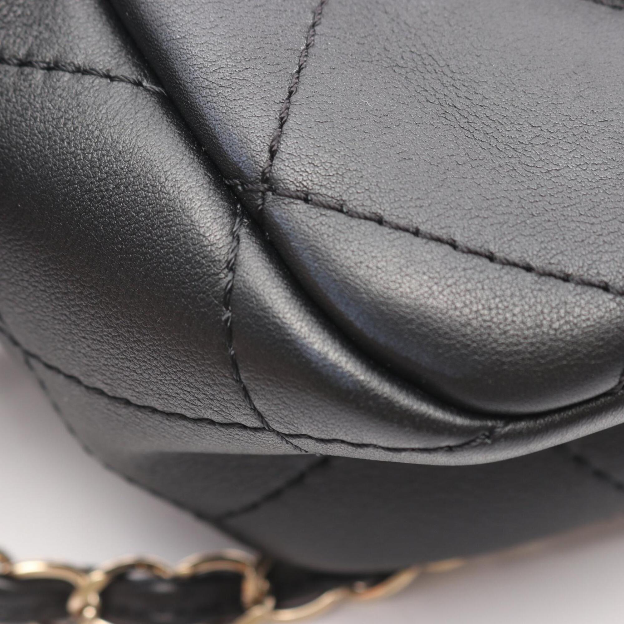 Chanel Black Leather Handbag (Pre-Owned)