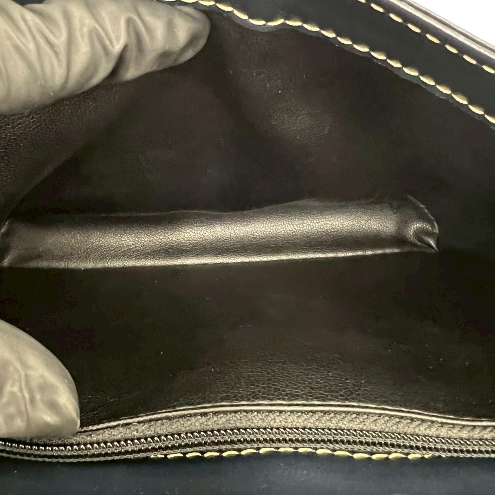 Yves Saint Laurent Navy Leather Shoulder Bag (Pre-Owned)