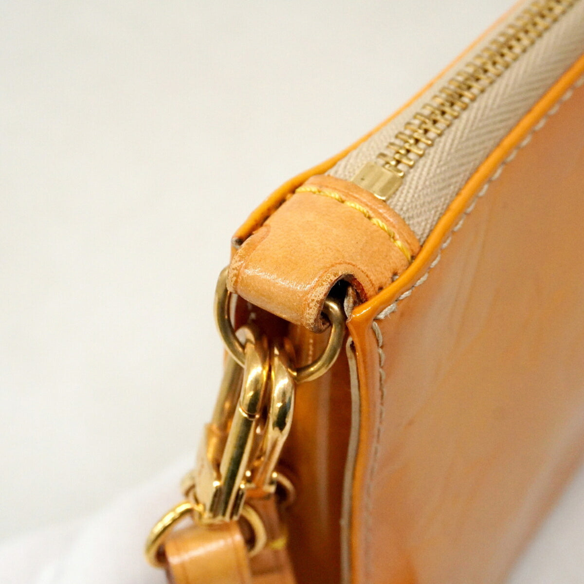 Louis Vuitton Beige Pouch (Pre-Owned)
