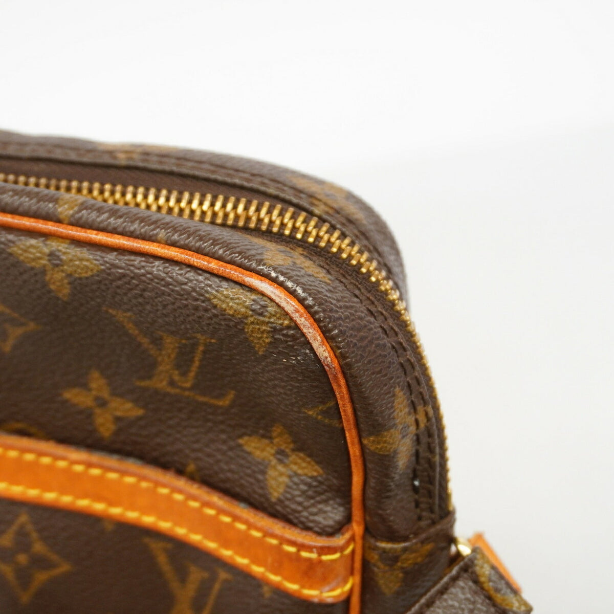 Louis Vuitton Brown Shoulder Bag (Pre-Owned)