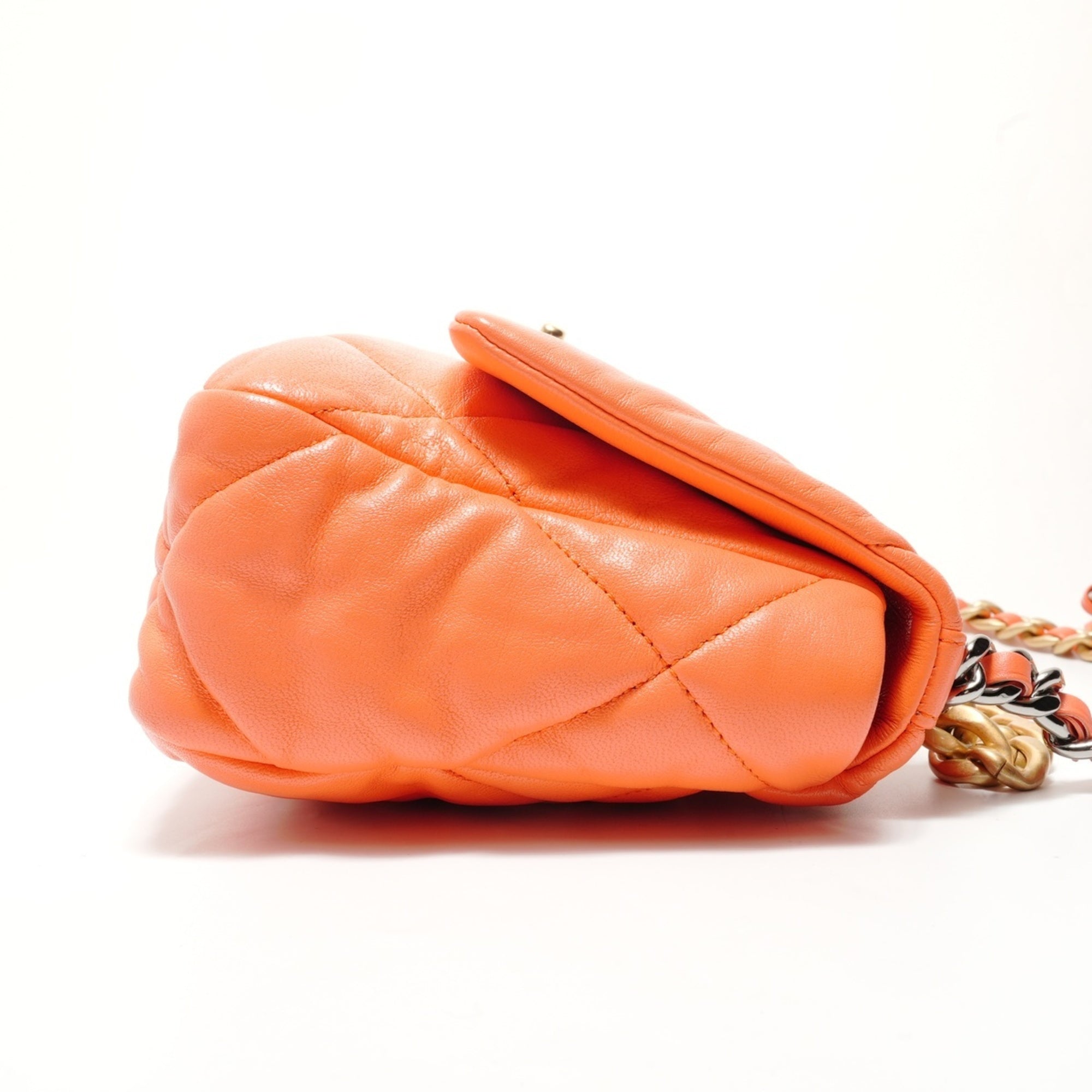 Chanel Matelasse Orange Shoulder Bag (Pre-Owned)