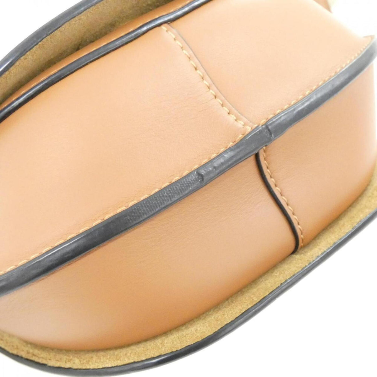 Loewe Brown Leather Shoulder Bag (Pre-Owned)