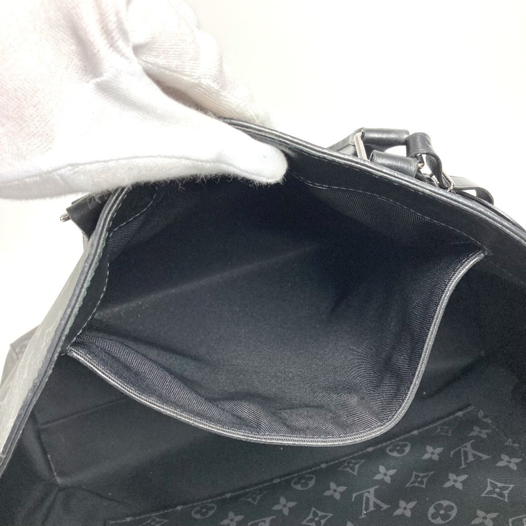 Louis Vuitton Black Monogram Eclipse Shoulder Bag Tote Bag (Pre-Owned)