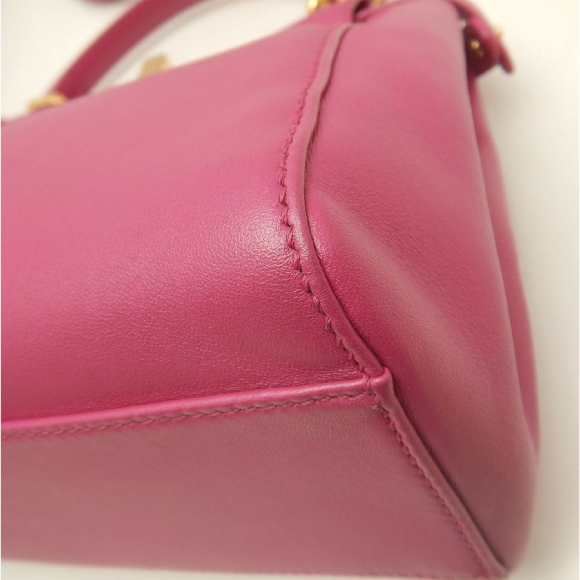 Fendi Pink Leather Handbag (Pre-Owned)