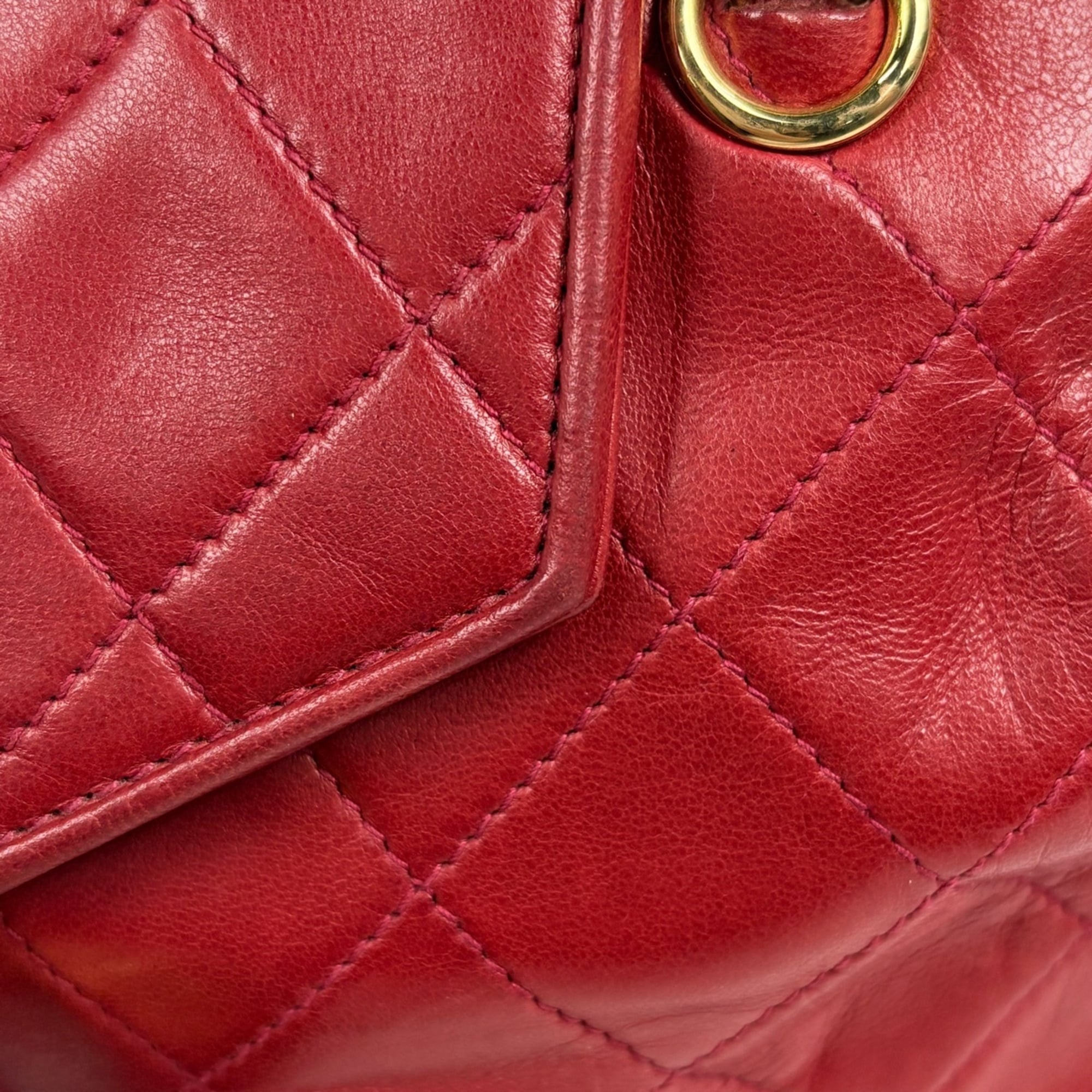 Chanel Red Color Leather Shoulder Bag (Pre-Owned)