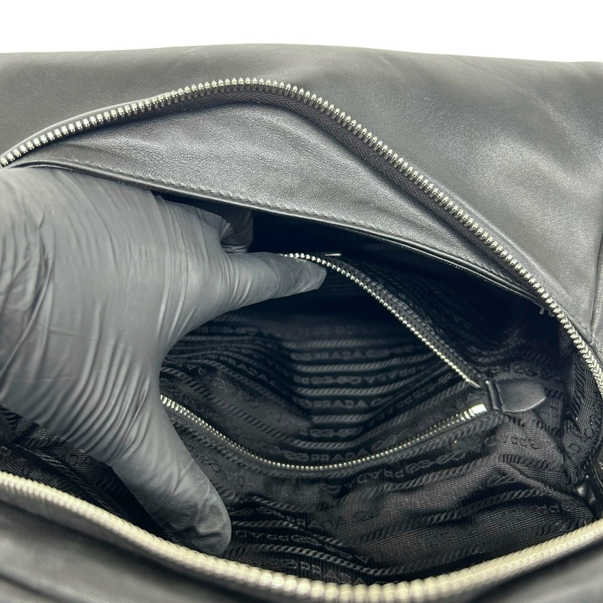 Prada Black Leather Crossbody Bag Pochette Shoulder Bag (Pre-Owned)