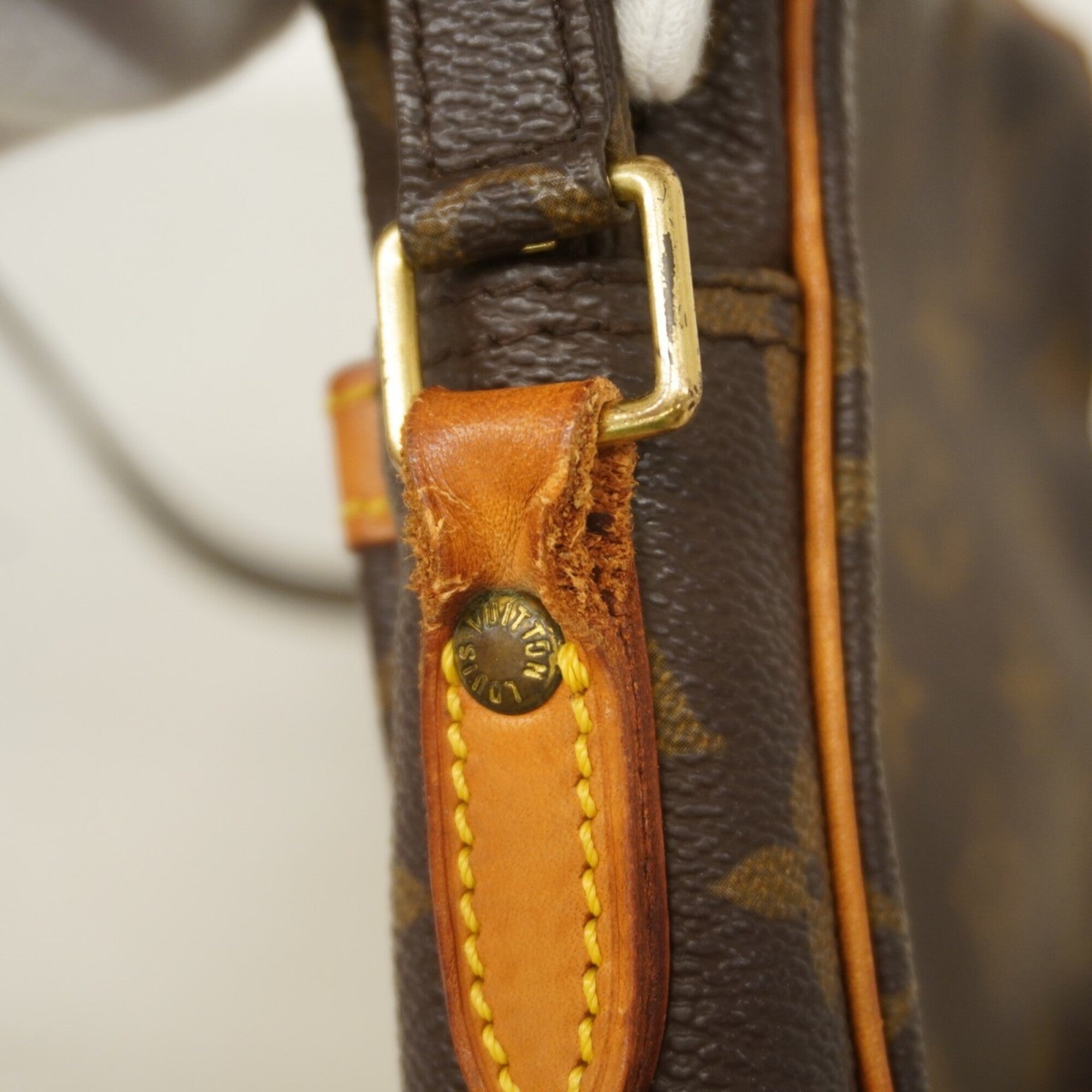 Louis Vuitton Brown Shoulder Bag (Pre-Owned)