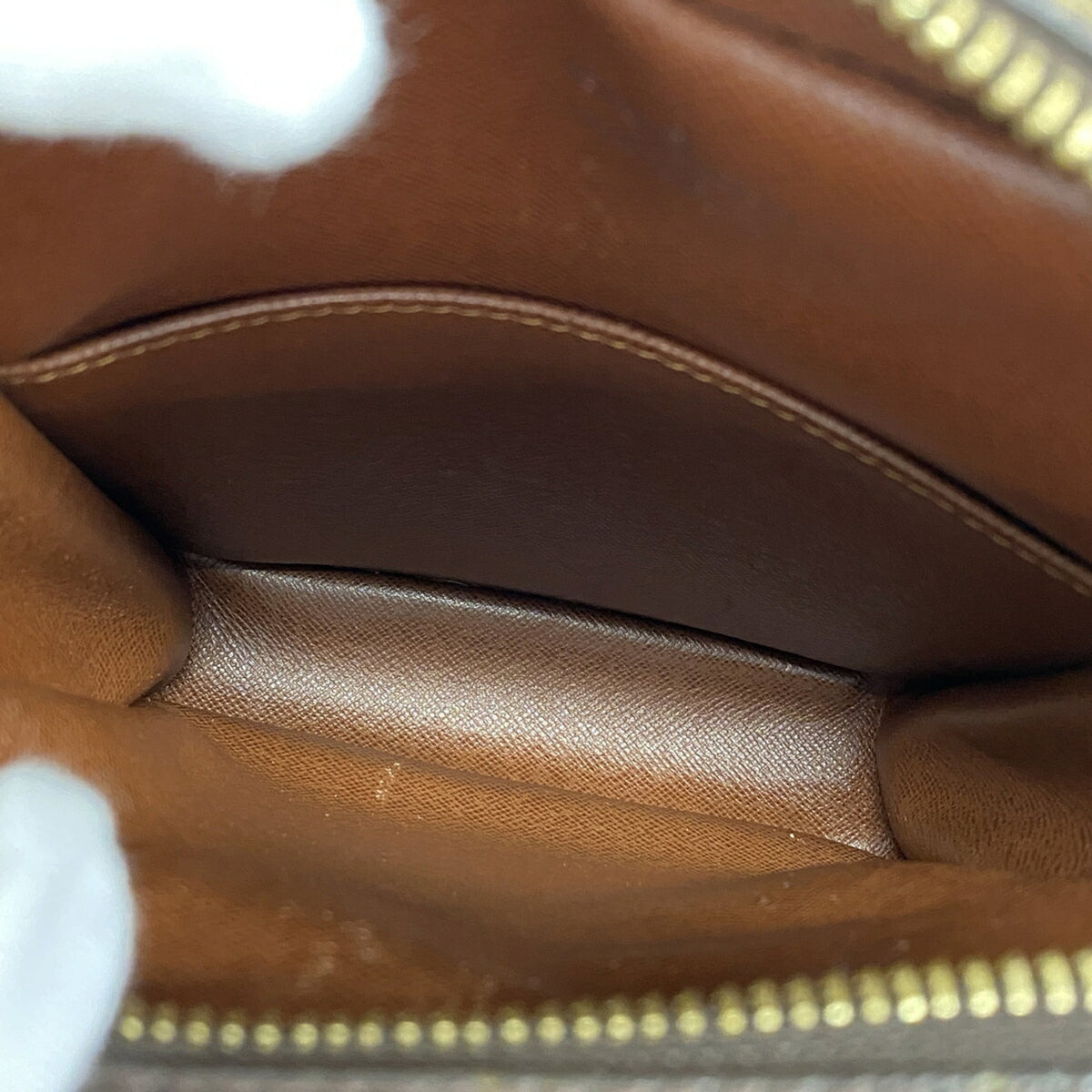 Louis Vuitton Brown Shoulder Bag (Pre-Owned)