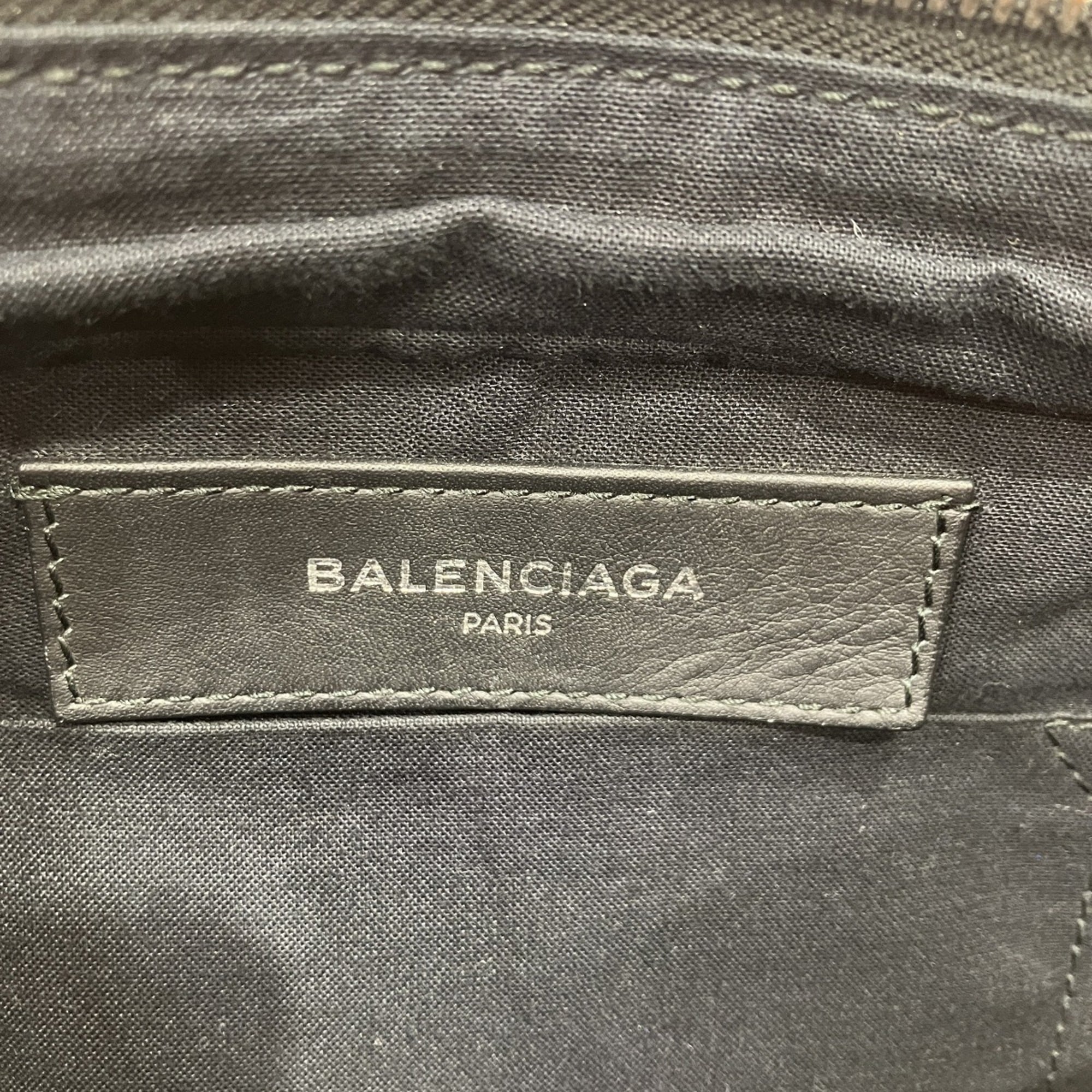 Balenciaga Black Leather Shoulder Bag (Pre-Owned)