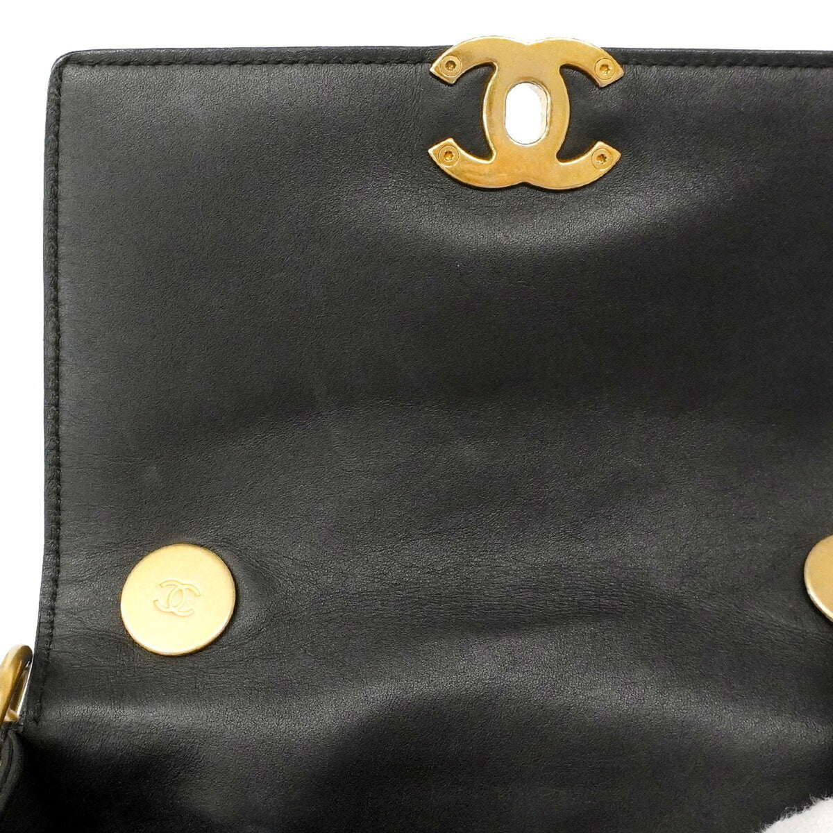 Chanel Black Leather Shoulder Bag (Pre-Owned)