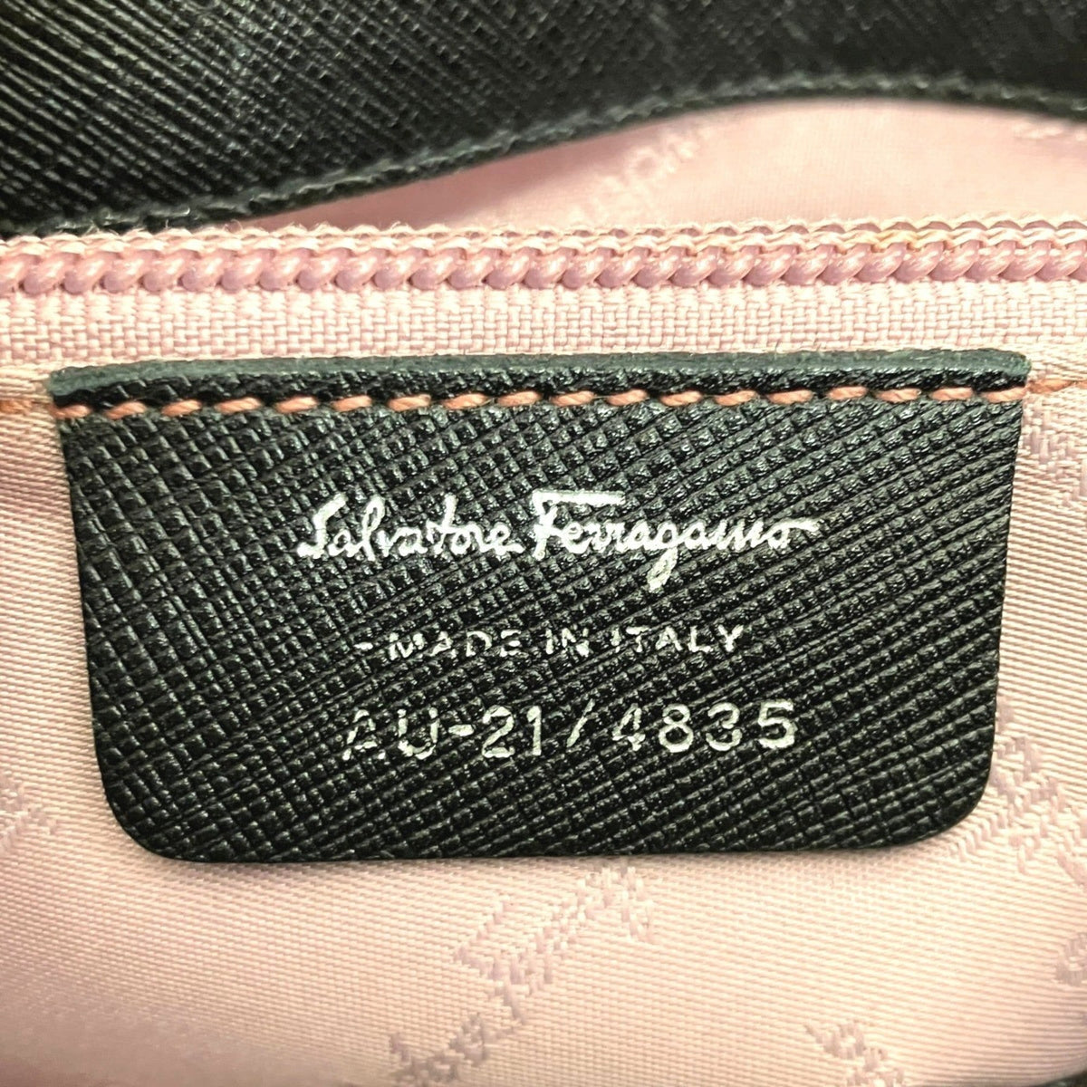 Salvatore Ferragamo Black Leather Handbag (Pre-Owned)