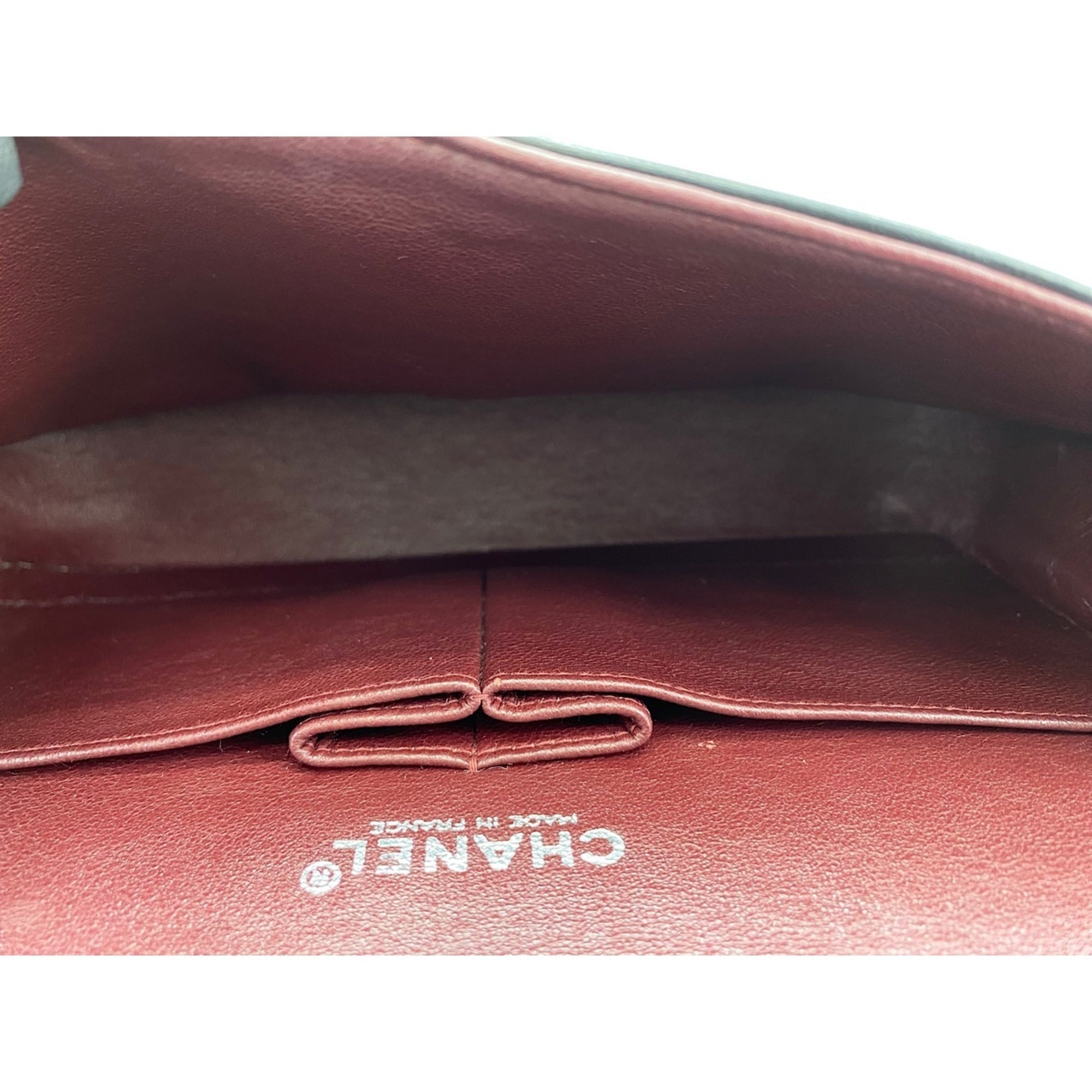 Chanel Black Shoulder Bag (Pre-Owned)