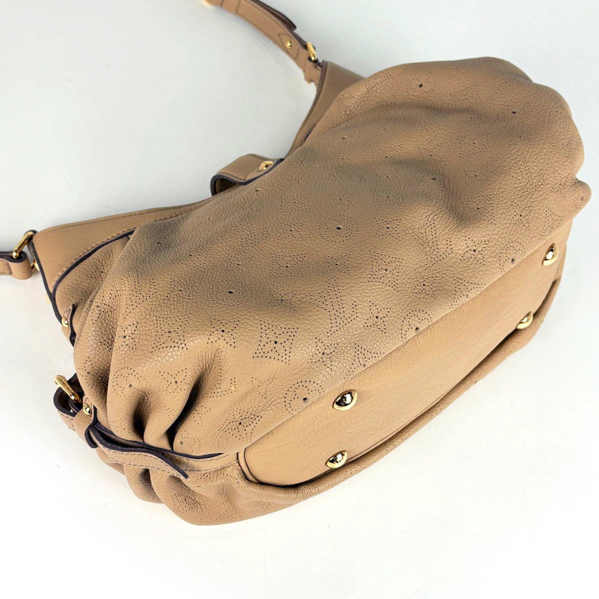 Louis Vuitton Beige Monogram Mahina Leather Shoulder Bag (Pre-Owned)