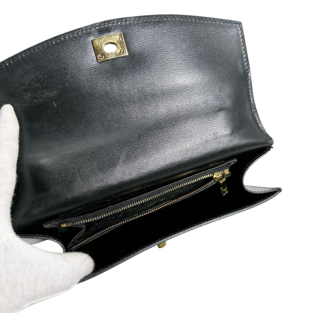 Louis Vuitton Black Epi Leather Handbag (Pre-Owned)