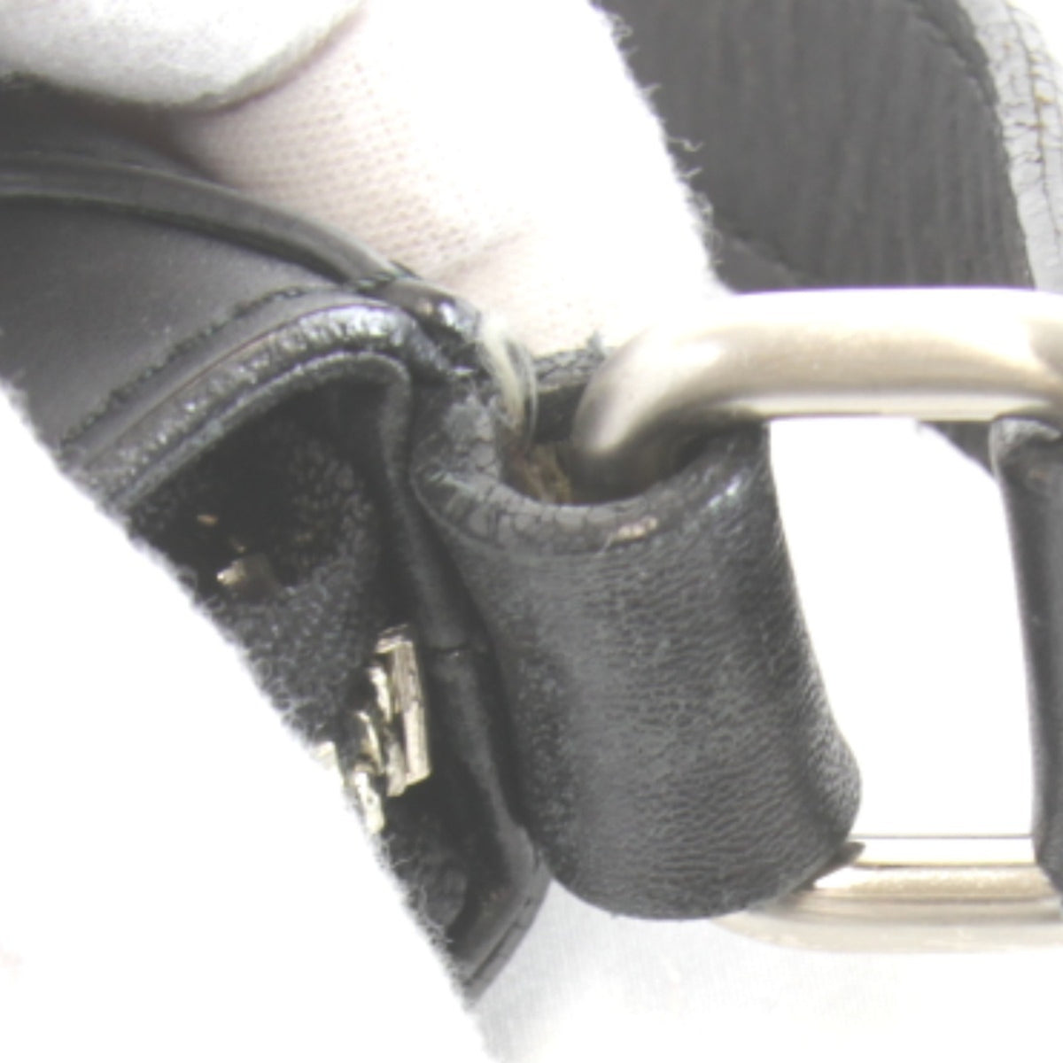 Burberry Black Leather Shoulder Bag (Pre-Owned)