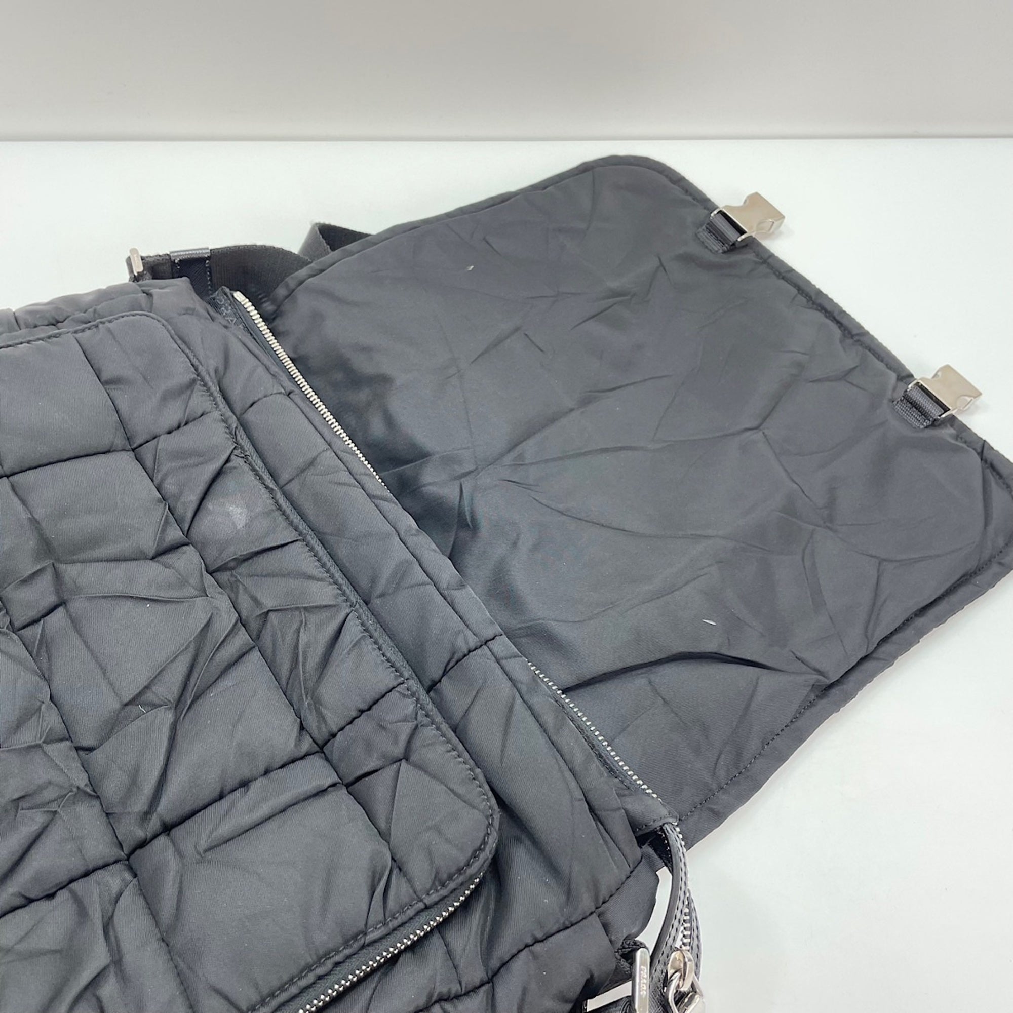 Prada Black Nylon Shoulder Bag (Pre-Owned)