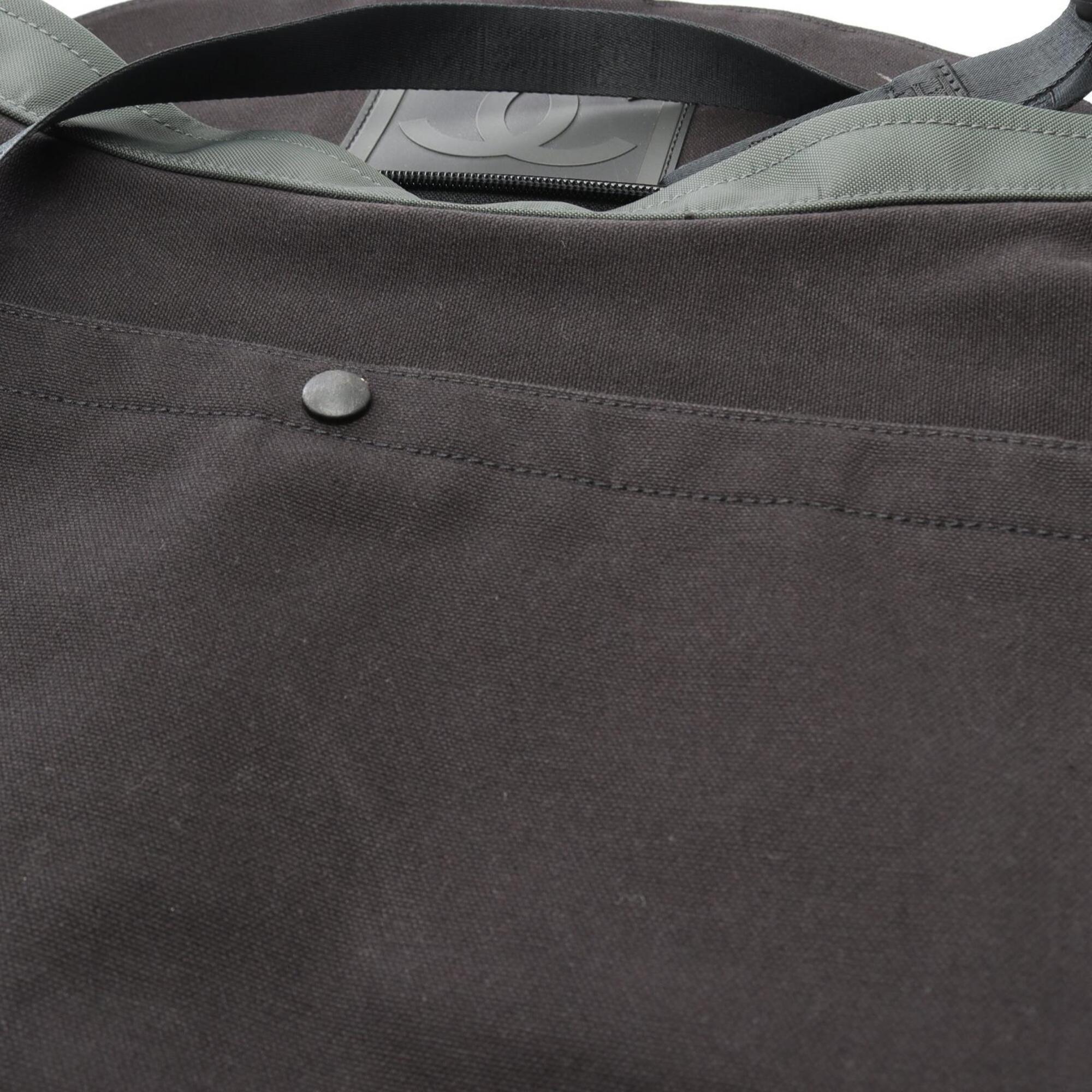 Chanel Black Green Canvas Handbag Messenger Bag Shoulder Bag (Pre-Owned)