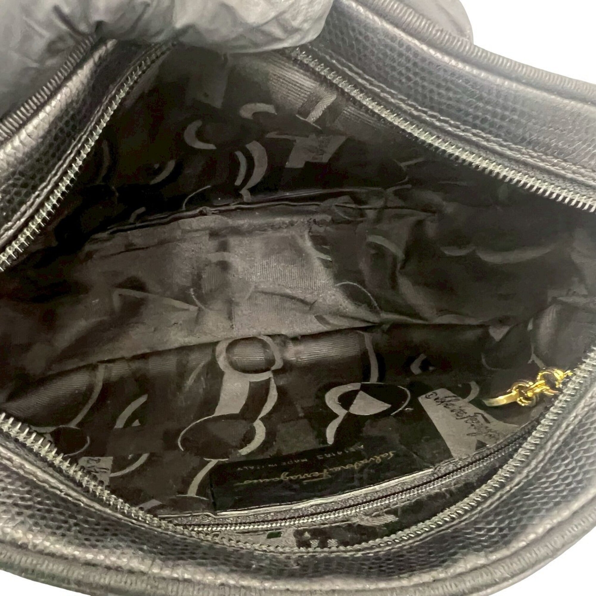 Salvatore Ferragamo Black Leather Pochette Shoulder Bag (Pre-Owned)
