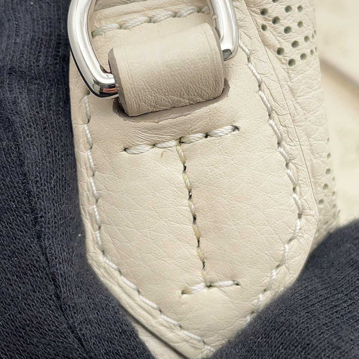 Louis Vuitton Cream Monogram Mahina Leather Handbag Shoulder Bag (Pre-Owned)