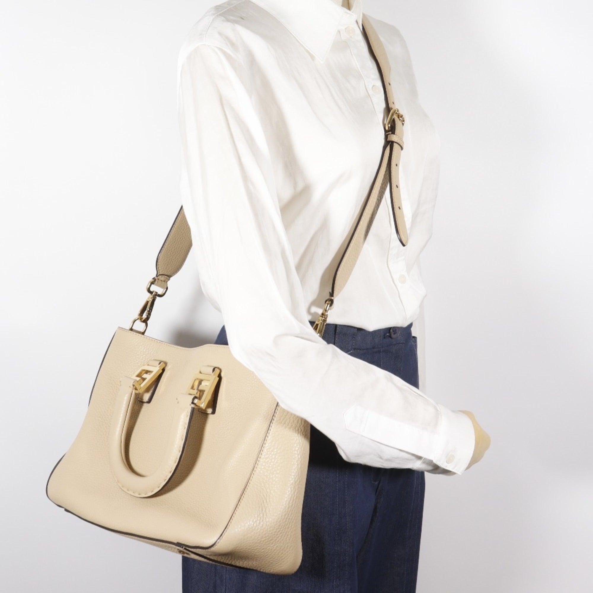 Fendi Beige Leather Handbag Tote Bag (Pre-Owned)