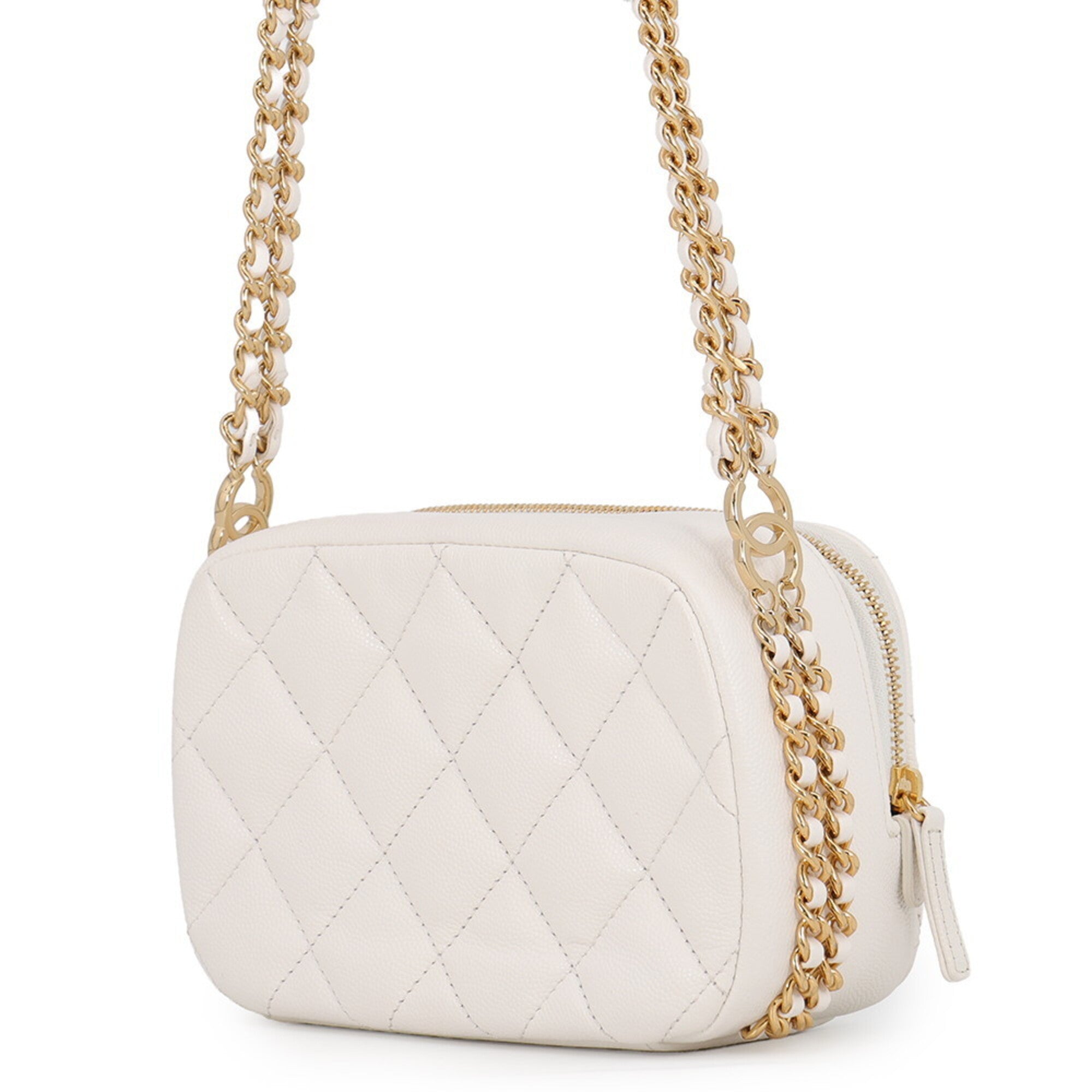 Chanel Matelasse White Grained Calfskin Shoulder Bag (Pre-Owned)