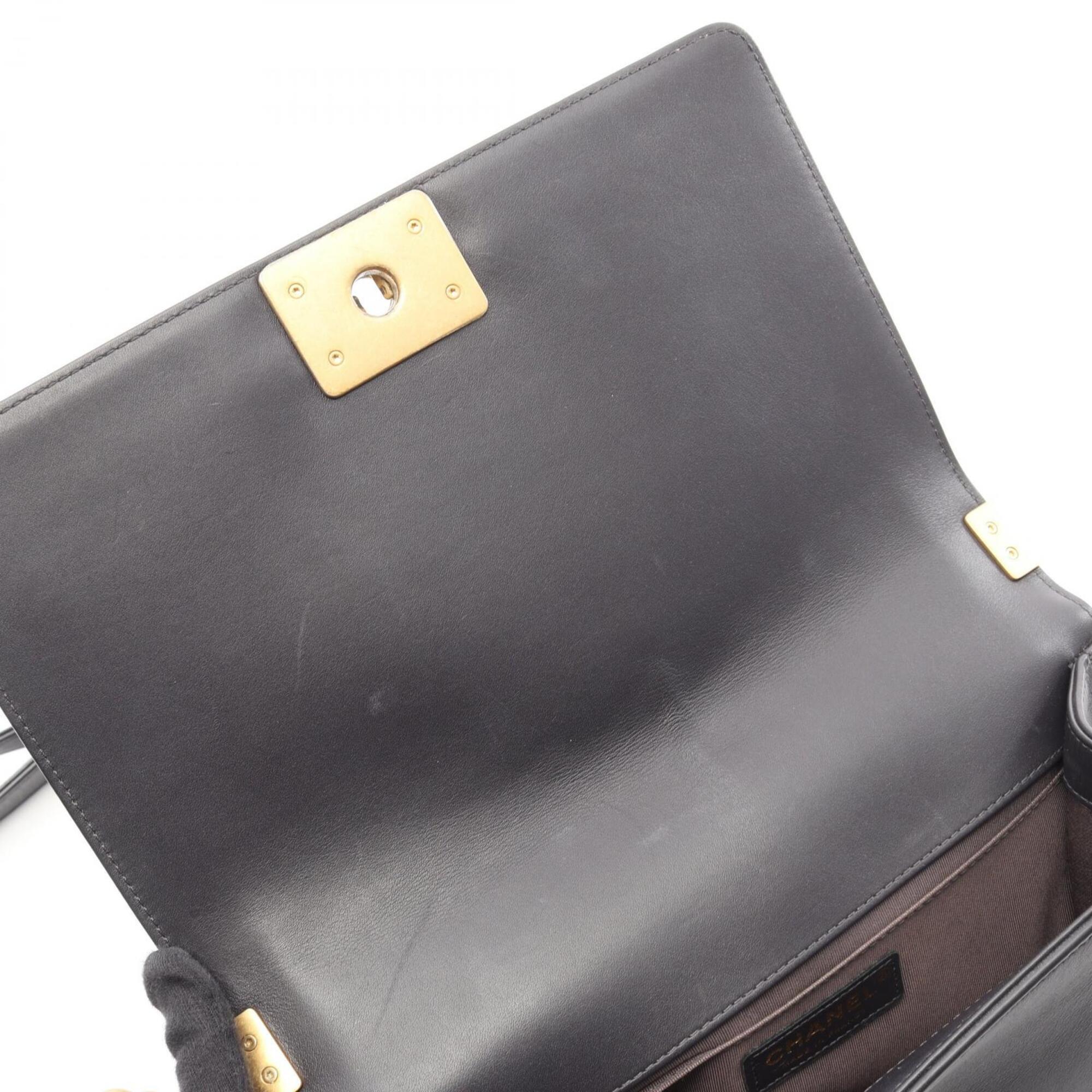 Chanel Gray Leather Handbag Shoulder Bag (Pre-Owned)
