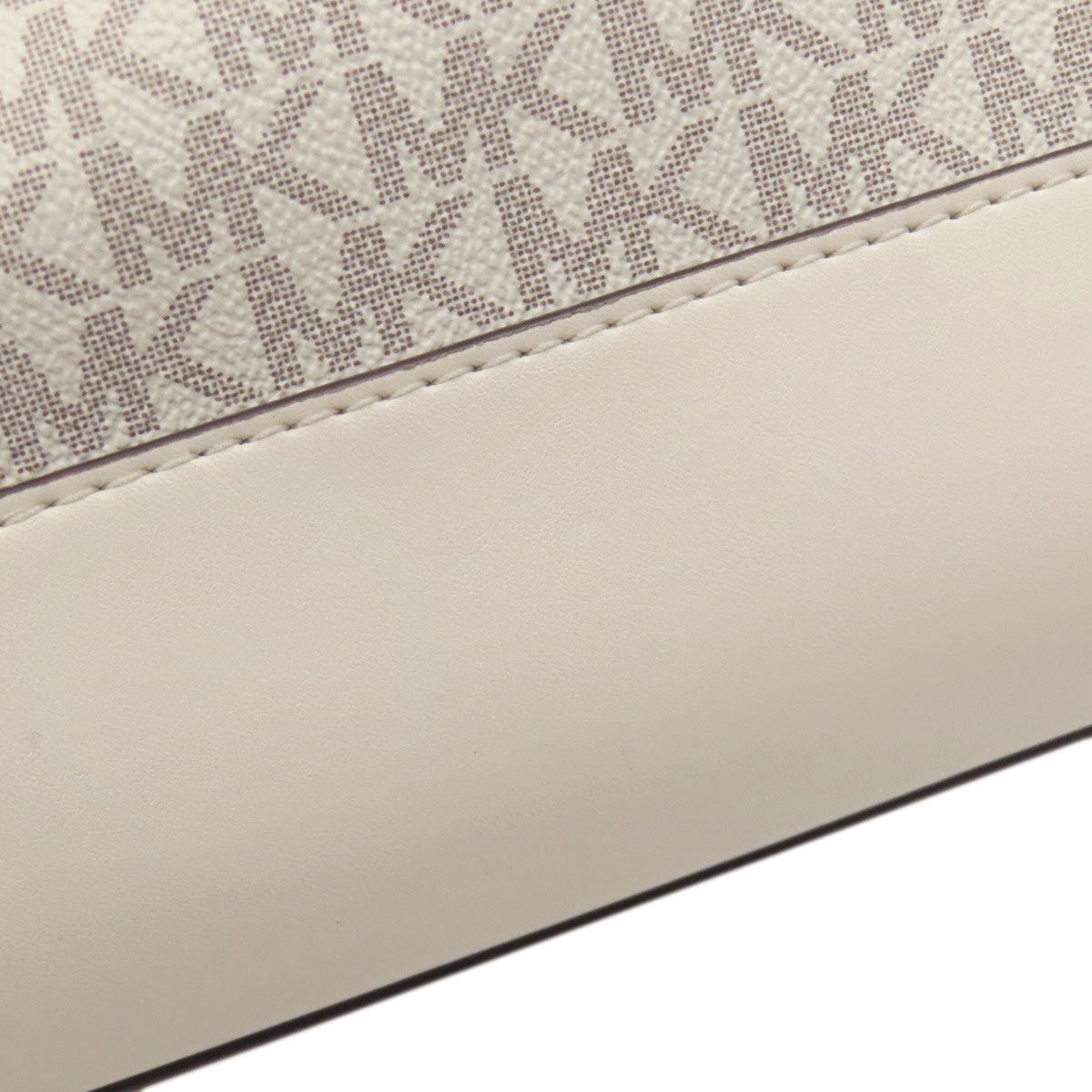 Michael Kors White Pvc Tote Bag (Pre-Owned)