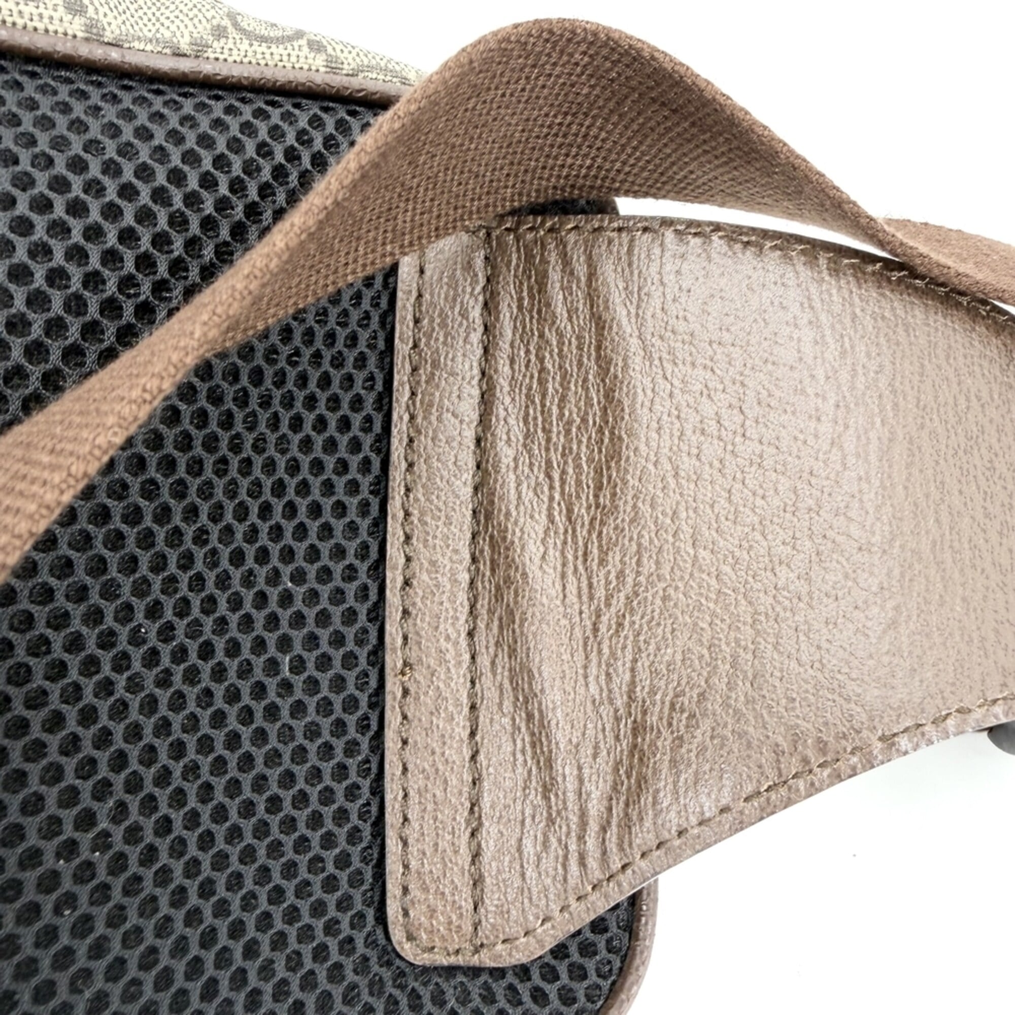 Gucci Sherry Line Beige Brown Gg Supreme Leather Sling Bag (Pre-Owned)