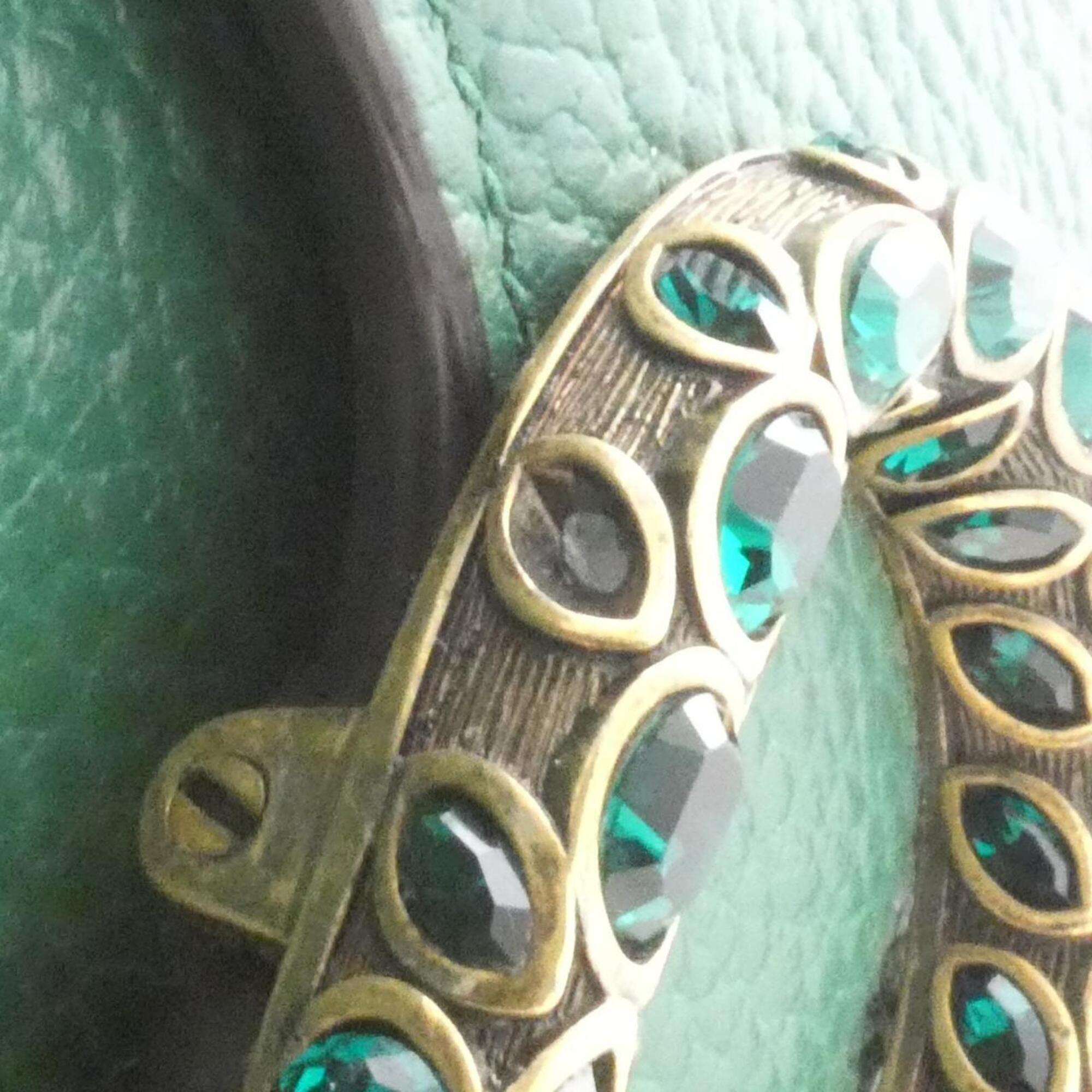 Gucci Emerald Green Leather Chain/Shoulder Wallet (Pre-Owned)