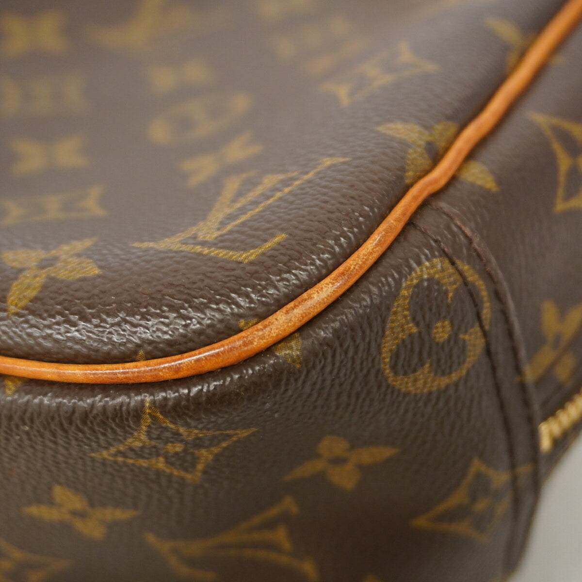 Louis Vuitton Brown Handbag (Pre-Owned)