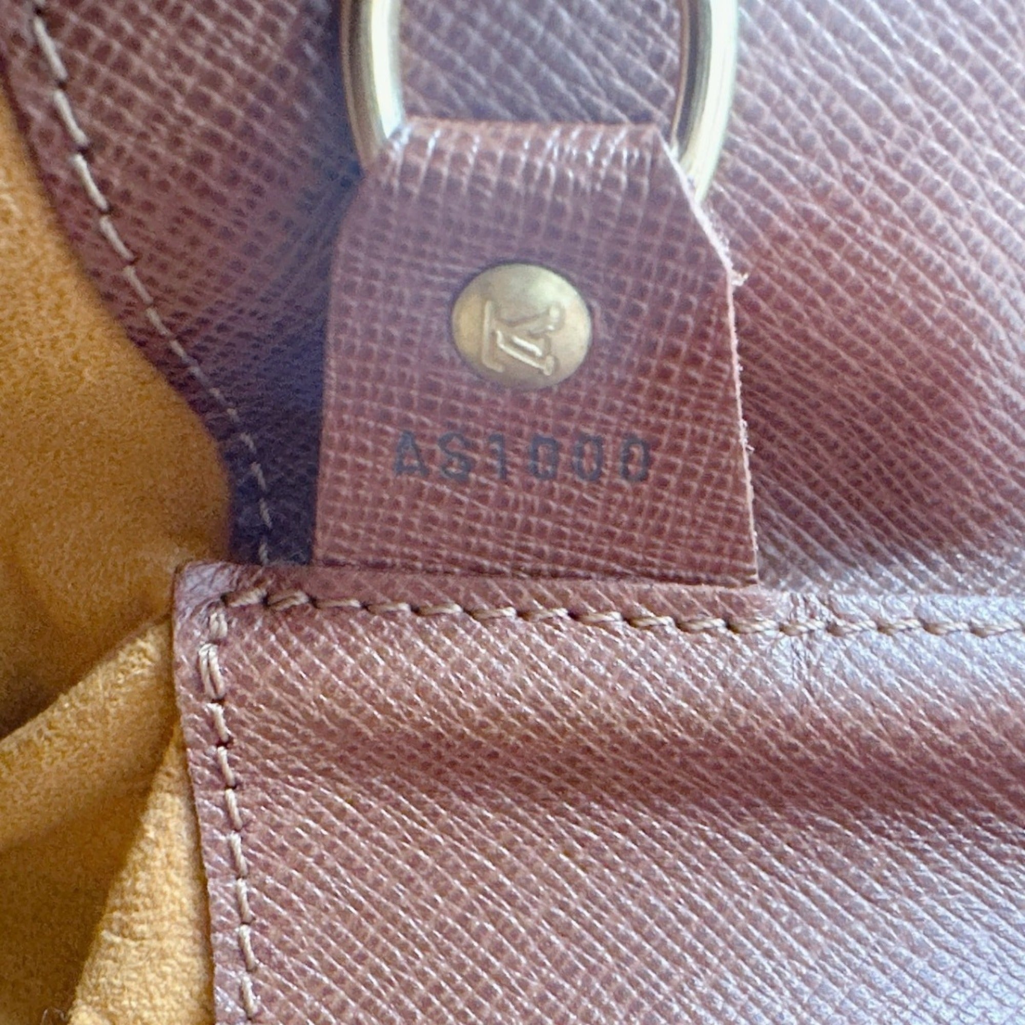 Louis Vuitton Brown Monogram Canvas Shoulder Bag (Pre-Owned)