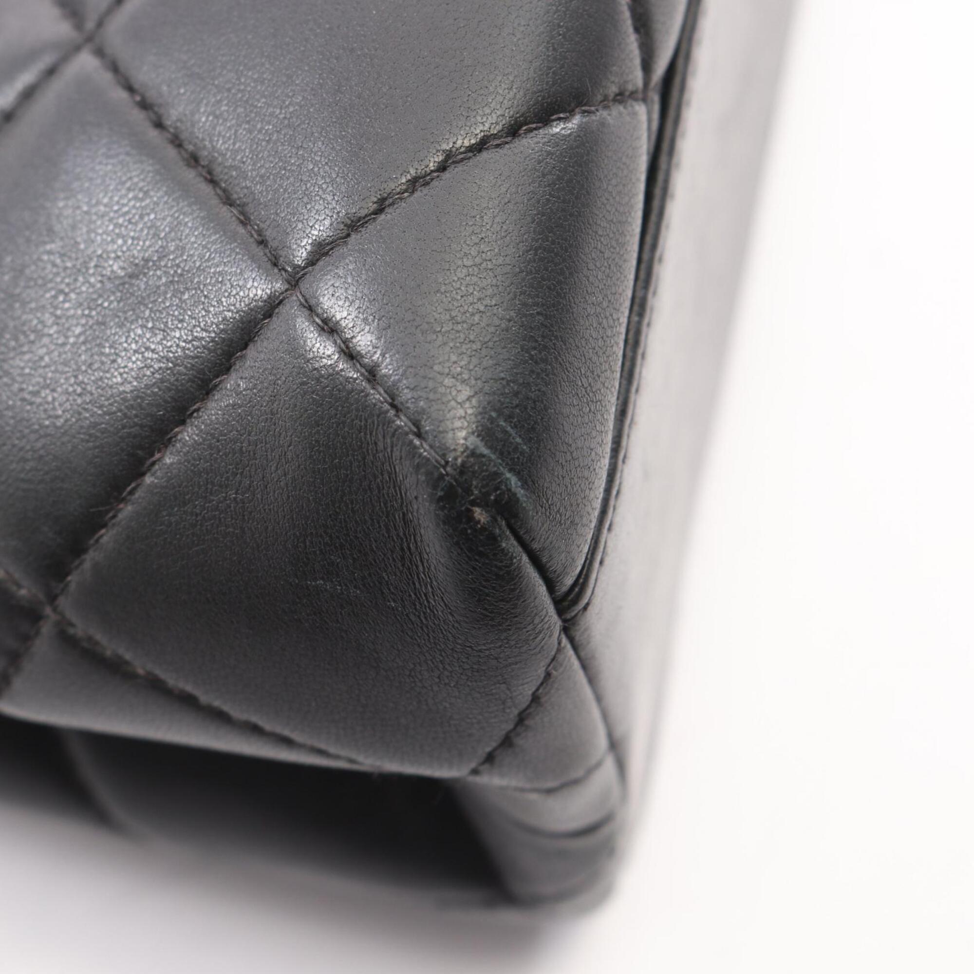 Chanel Black Leather Handbag Shoulder Bag (Pre-Owned)